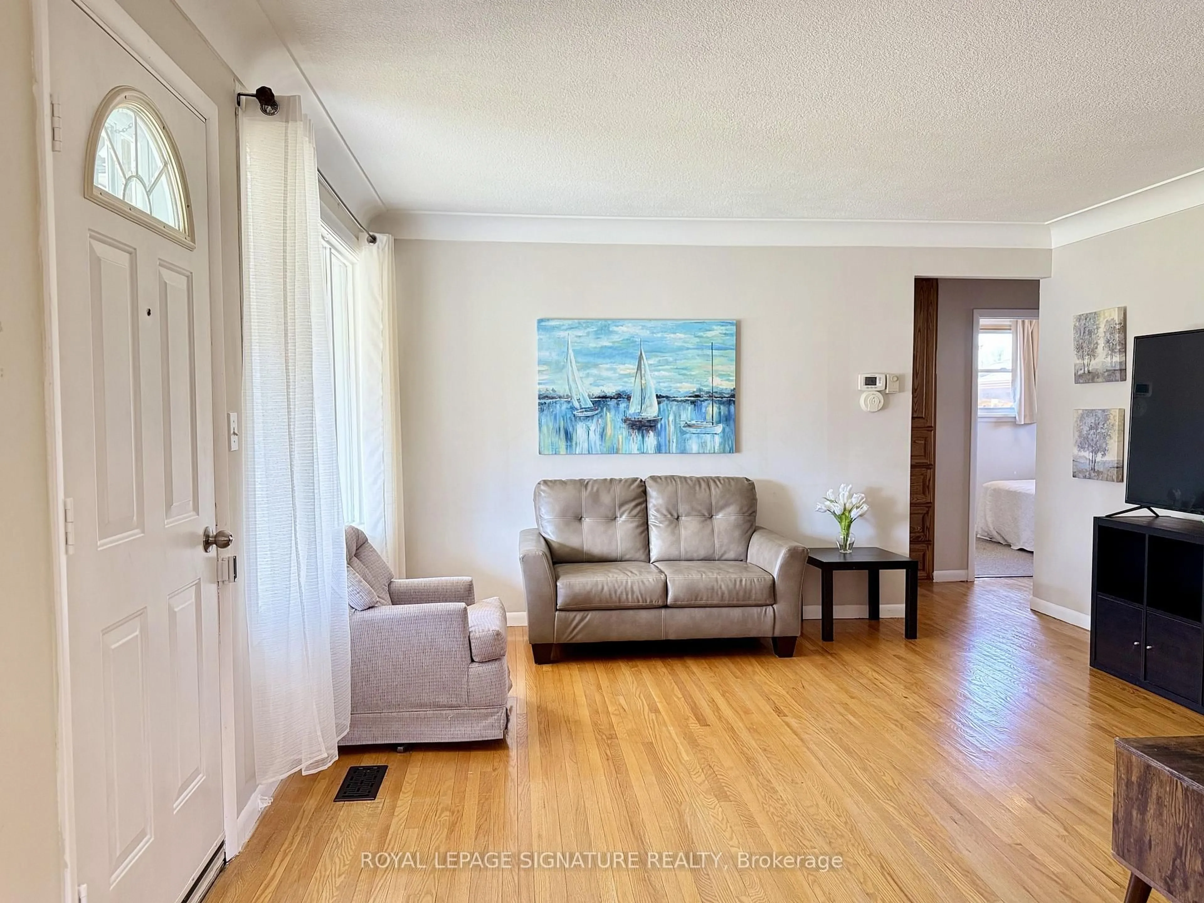 Living room with furniture, unknown for 51 Spurgeon Dr, Chatham-Kent Ontario N7L 3W4