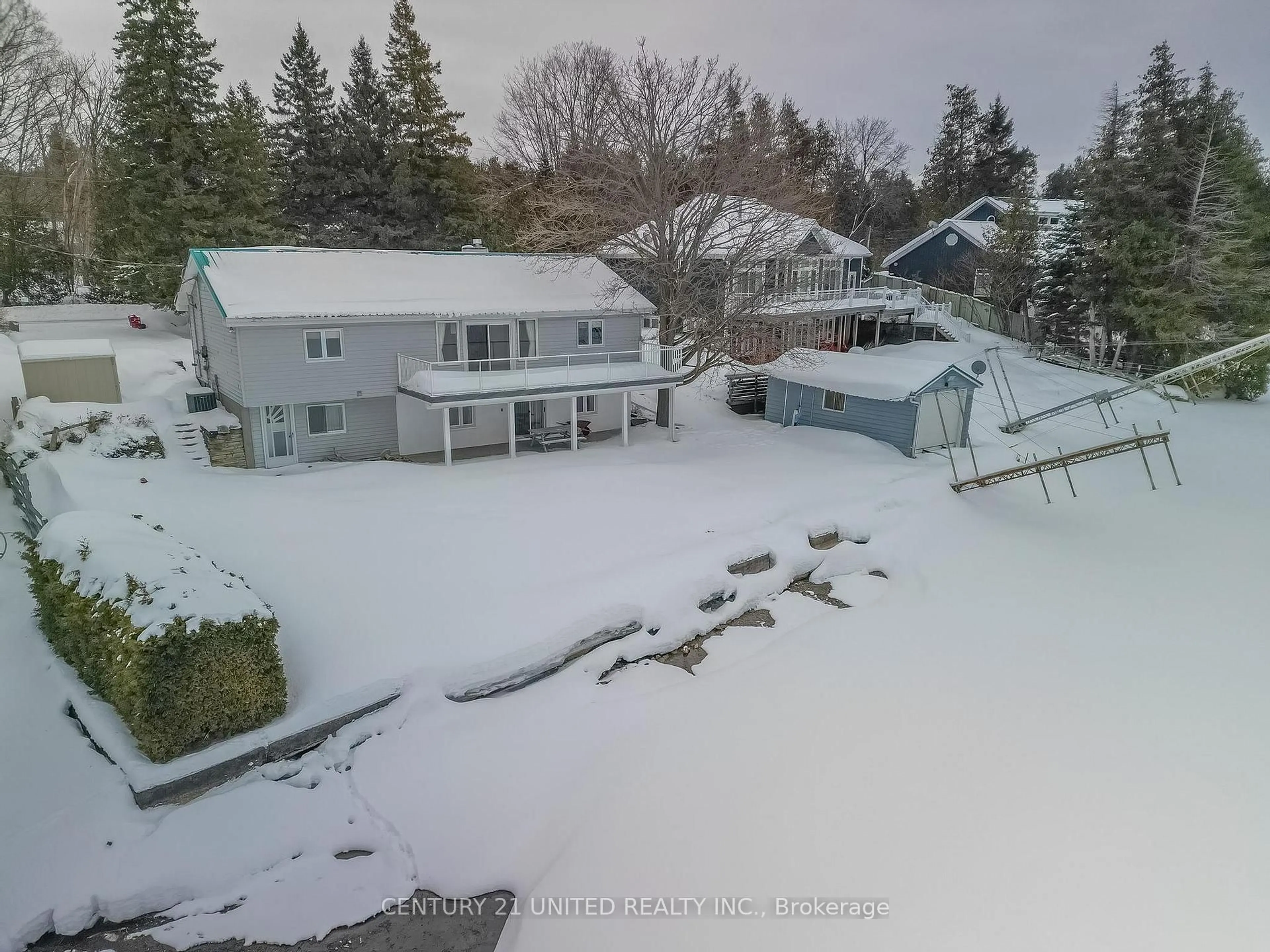 A pic from outside/outdoor area/front of a property/back of a property/a pic from drone, unknown for 2412 Upper Chemong Dr, Selwyn Ontario K0L 2H0