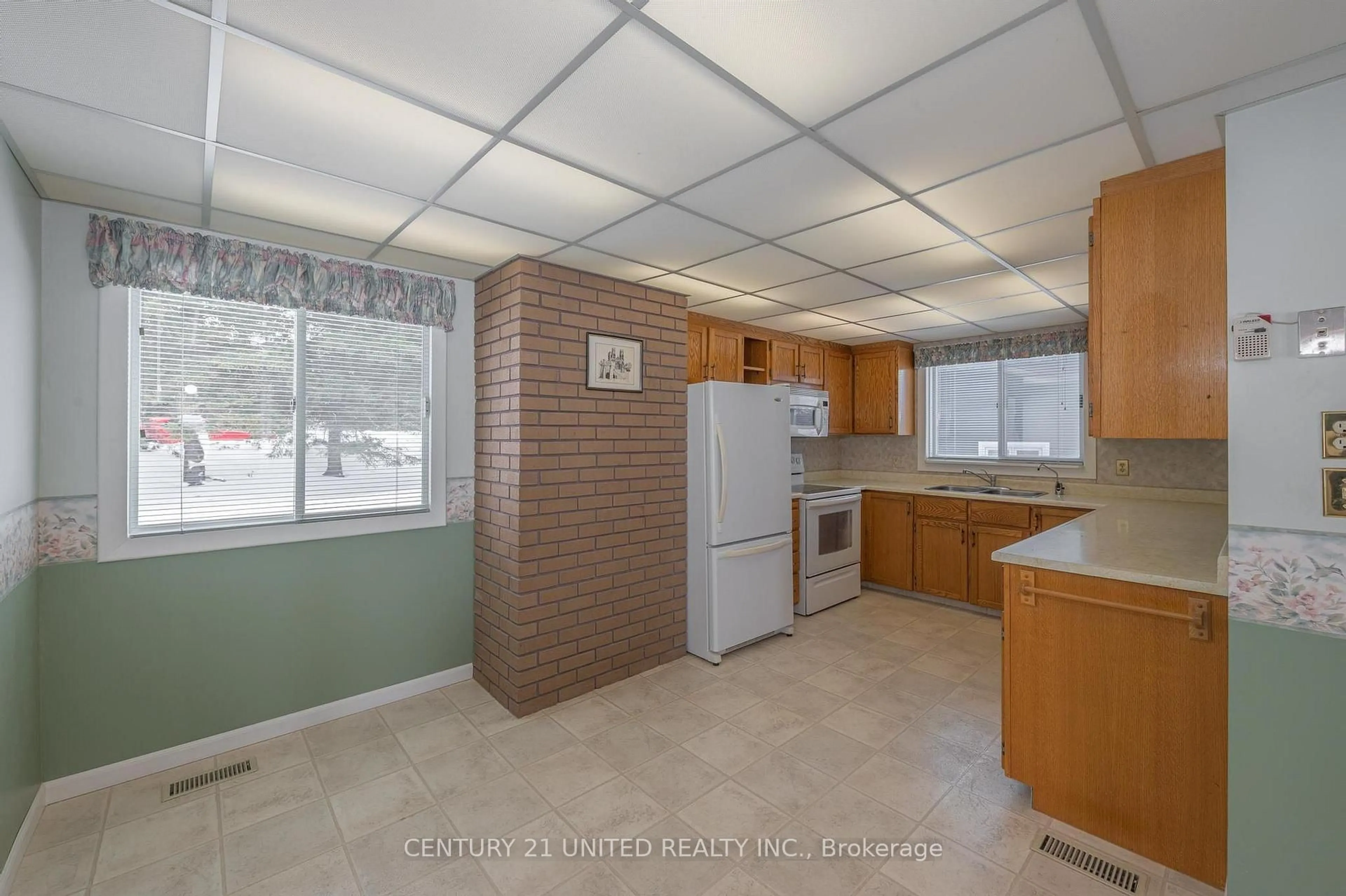 Standard kitchen, ceramic/tile floor for 2412 Upper Chemong Dr, Selwyn Ontario K0L 2H0