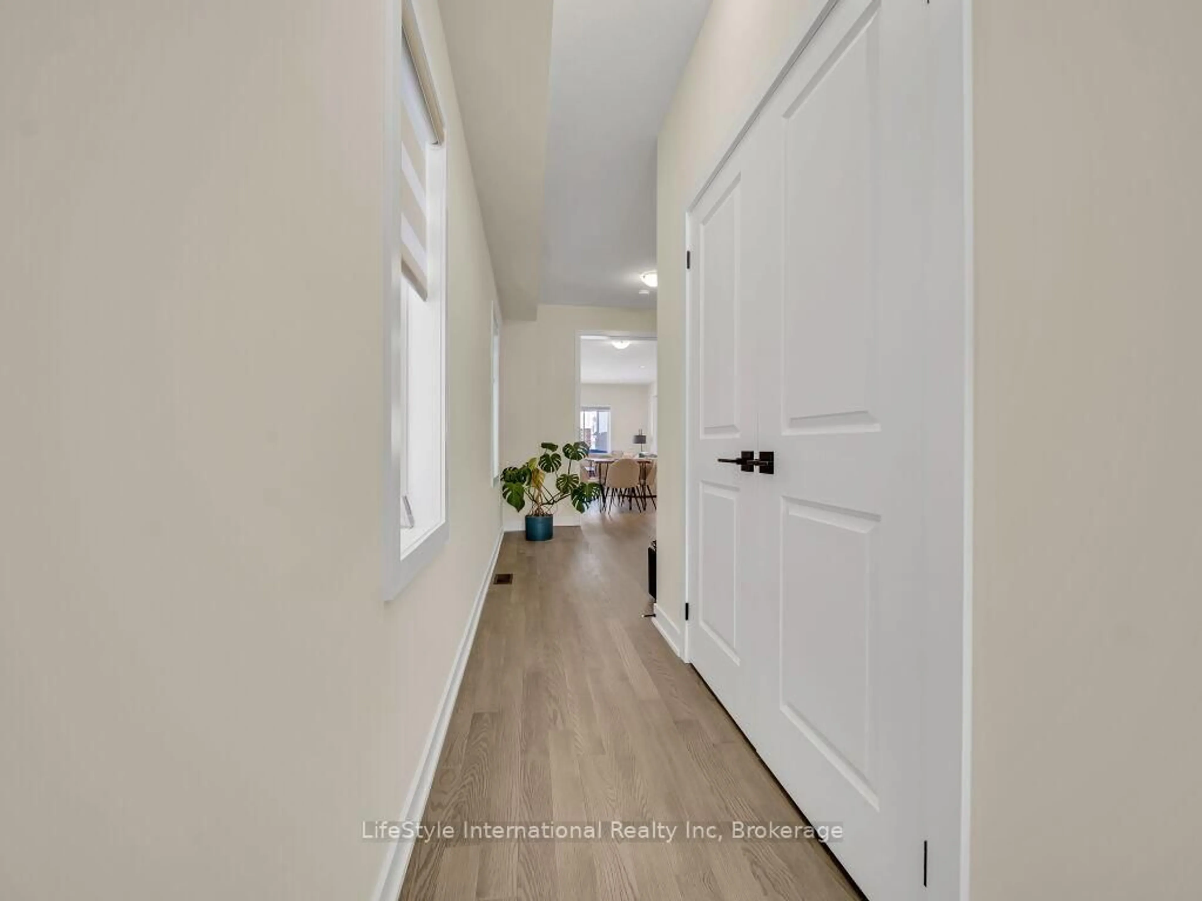 Indoor entryway for 24 Hutchison Rd, Guelph Ontario N1L 0R4