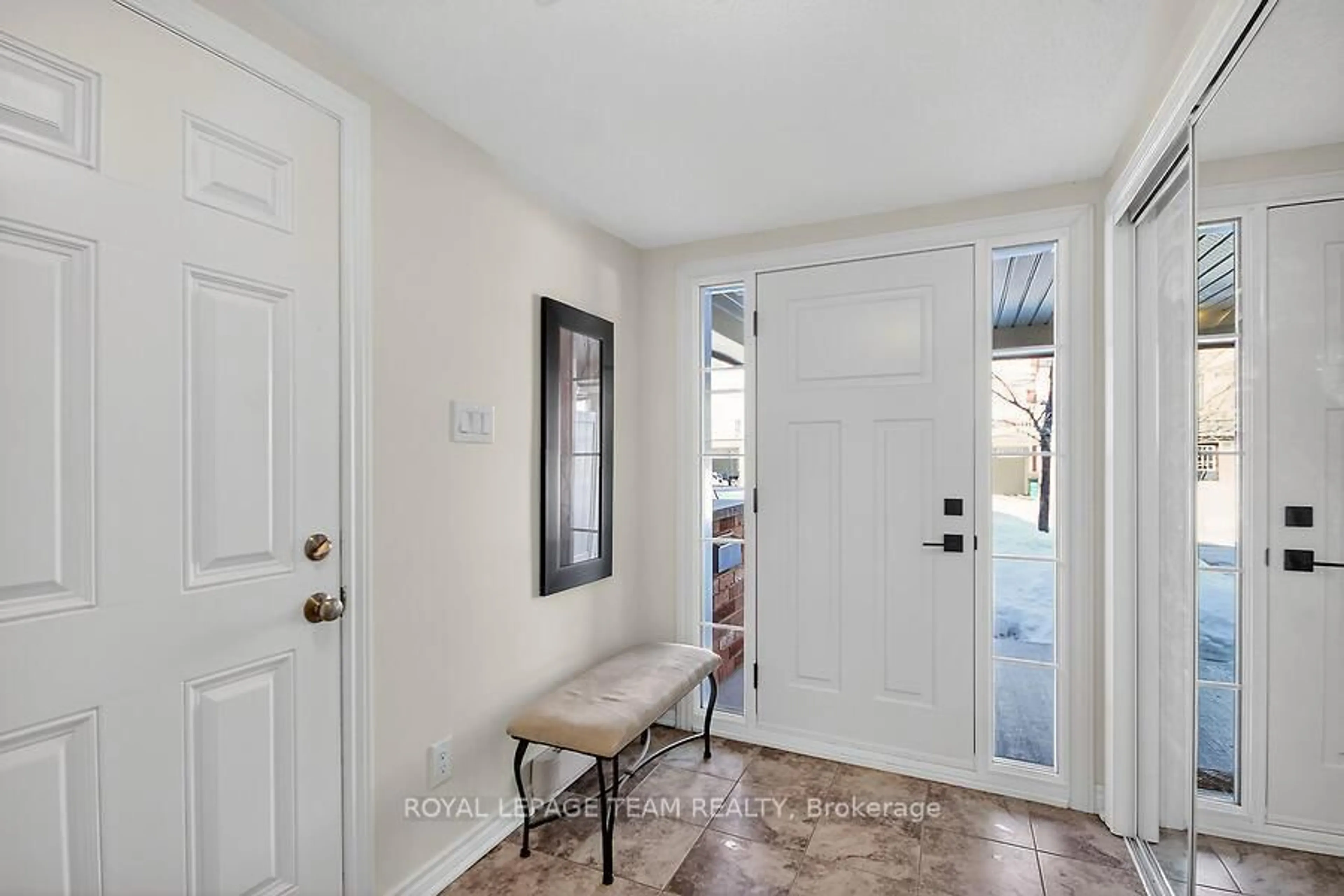 Indoor entryway for 126 Grenadine St, Stittsville Ontario K2S 0P1