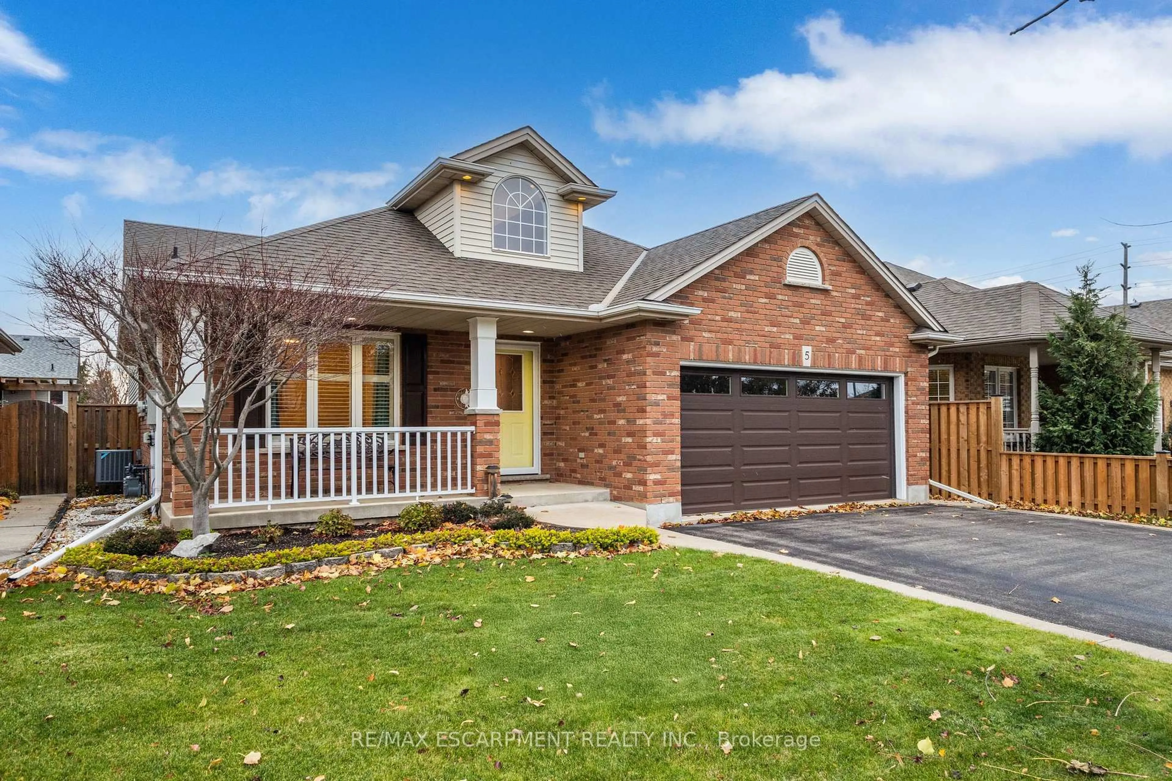 Home with brick exterior material, street for 5 Briarwood Dr, St. Catharines Ontario L2S 4A7