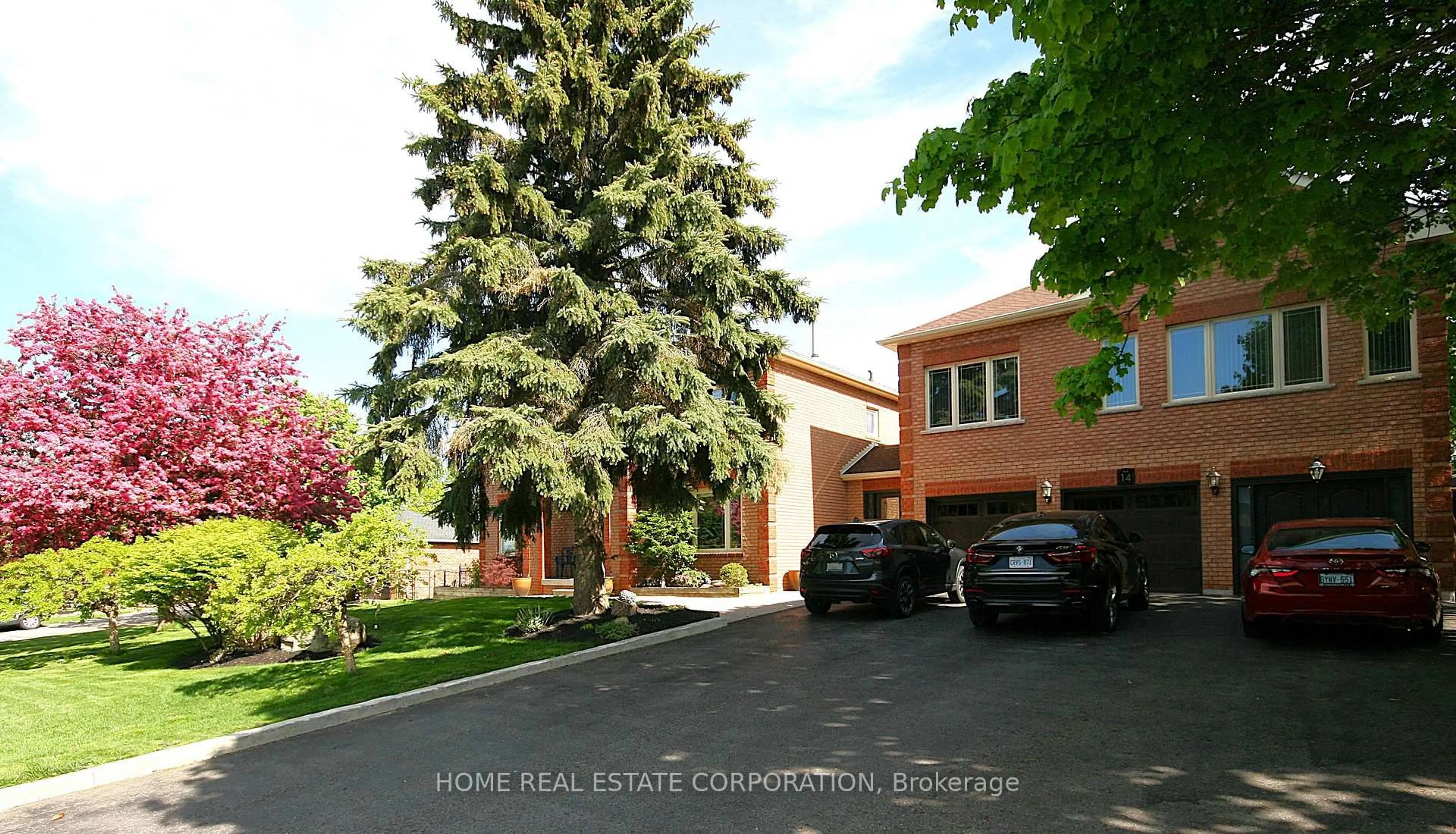 Home with brick exterior material, street for 14 Hawthorne Rd, Mono Ontario L9W 6G7