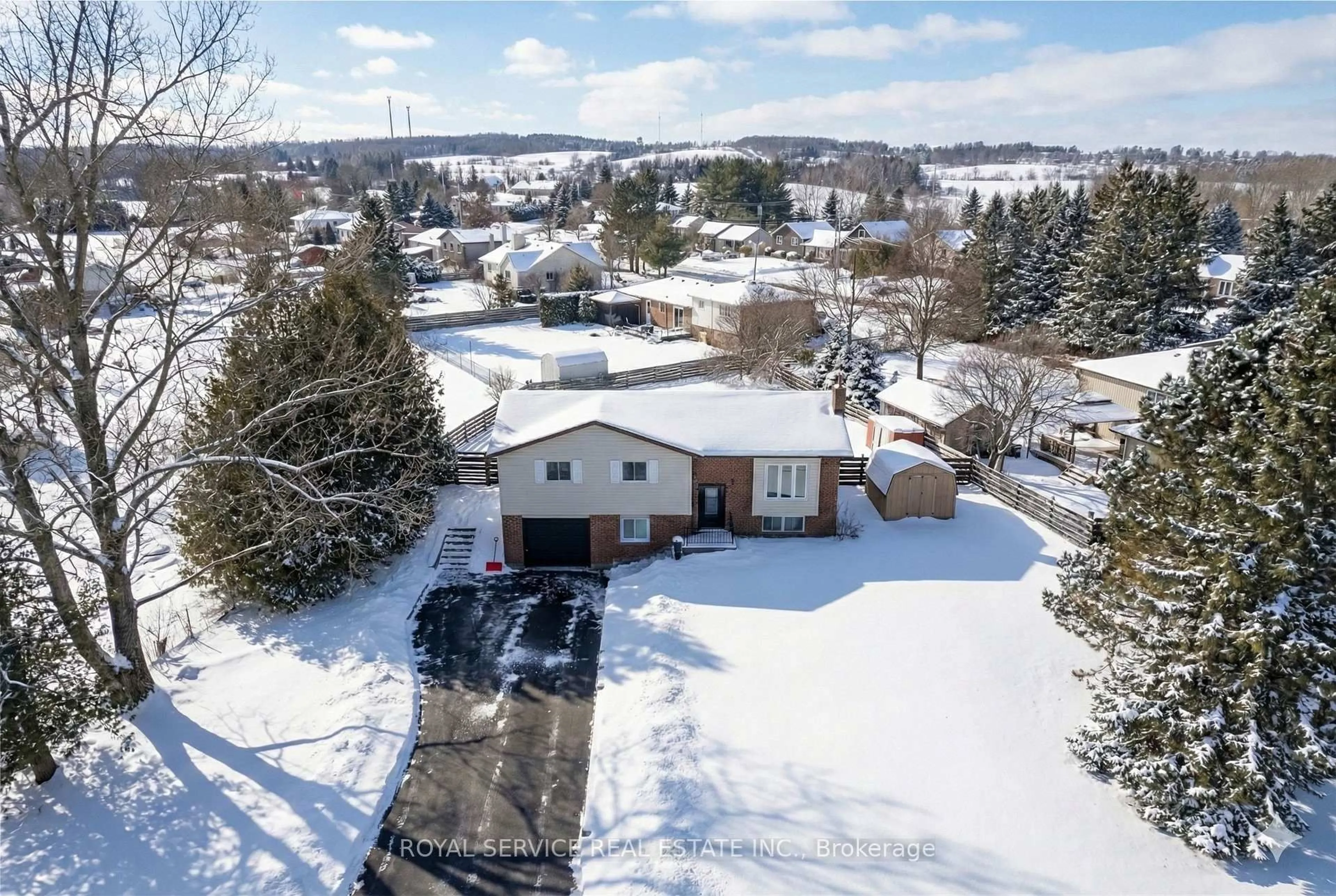 A pic from outside/outdoor area/front of a property/back of a property/a pic from drone, unknown for 19 Propp Dr, Kawartha Lakes Ontario L0A 1K0