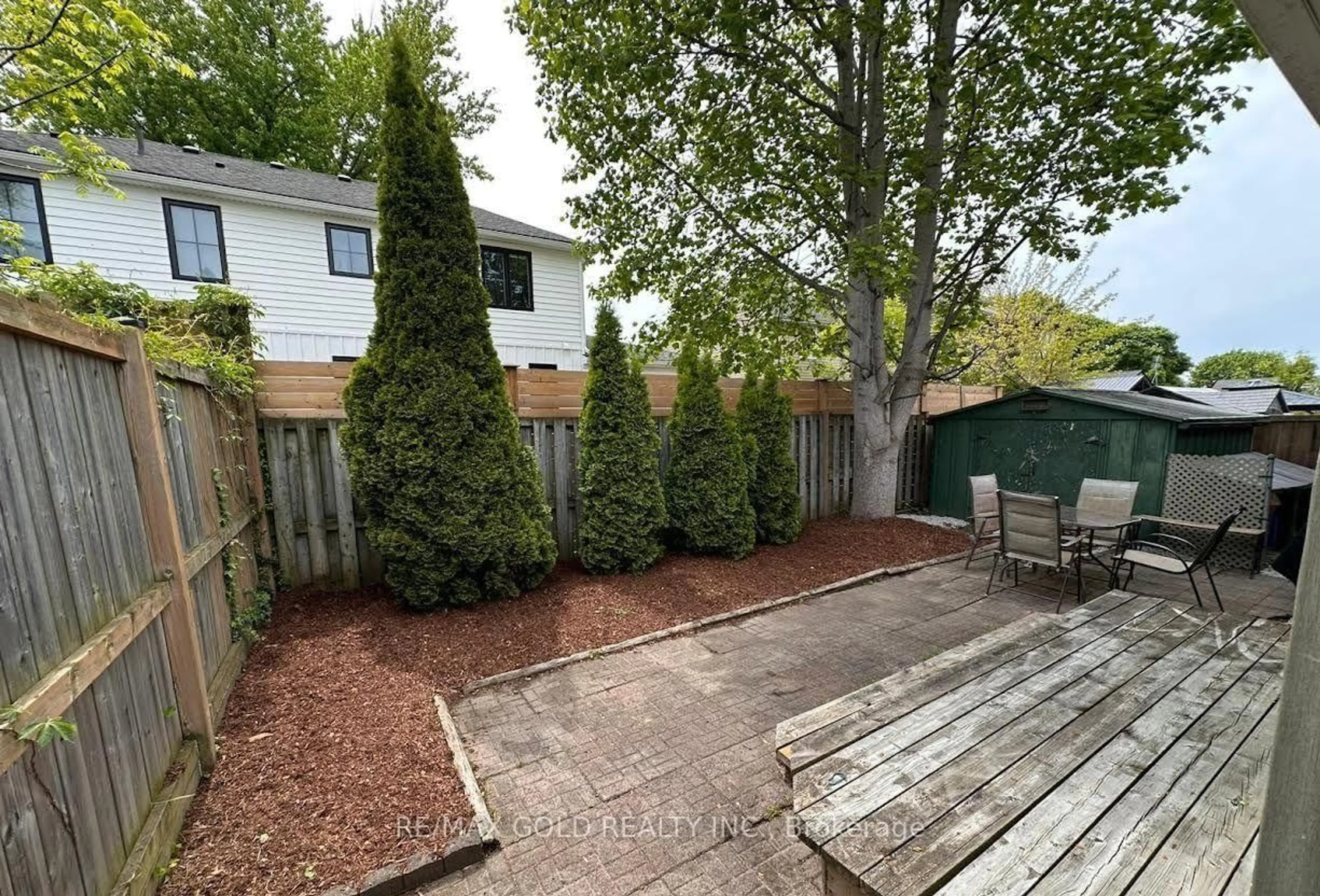 Patio, unknown for 15 Shelley Ave, St. Catharines Ontario L2N 5L4