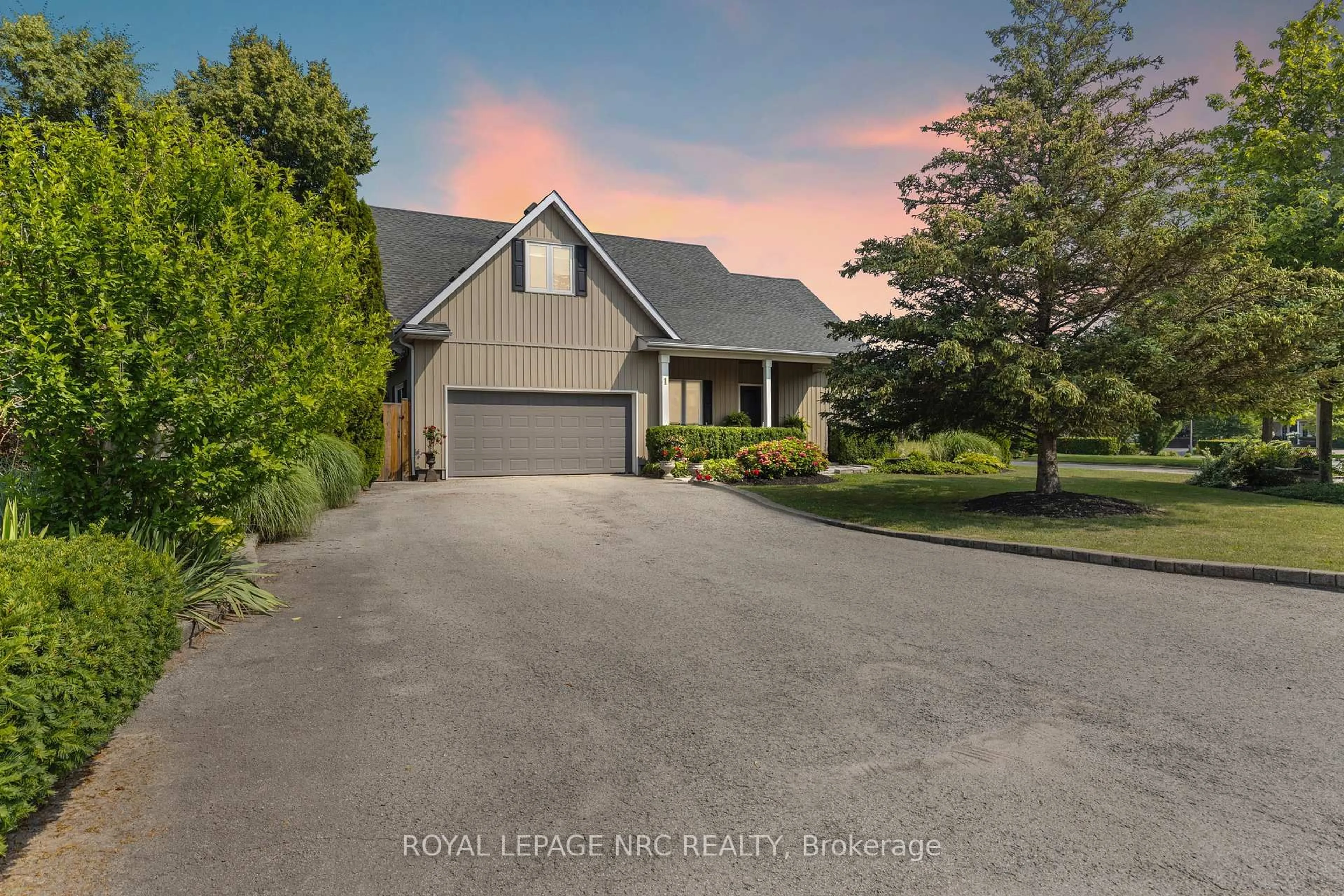 A pic from outside/outdoor area/front of a property/back of a property/a pic from drone, street for 1 Karsam Crt, Niagara-on-the-Lake Ontario L0S 1J0