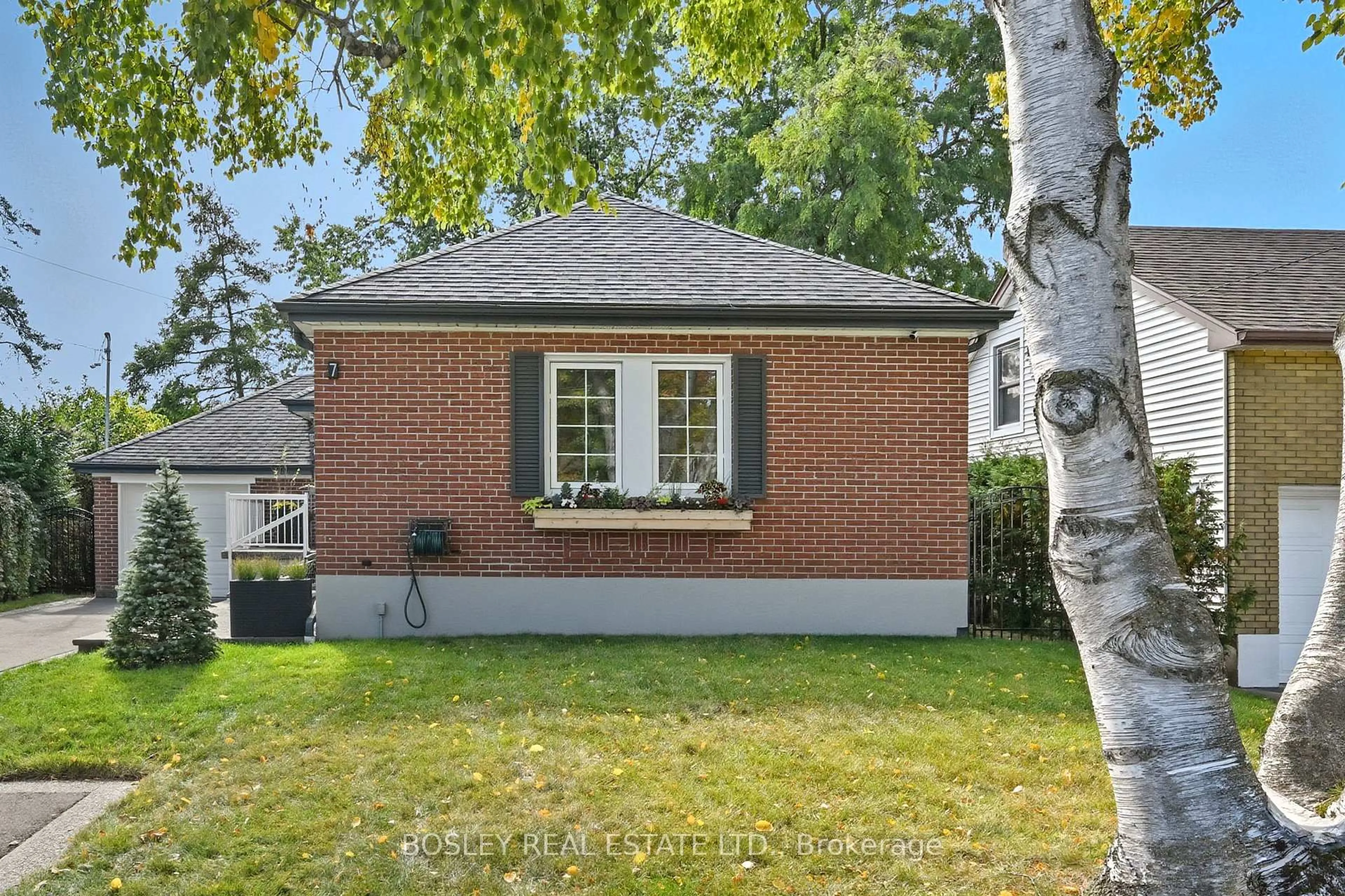 Home with brick exterior material, street for 7 Avalon Ave, Hamilton Ontario L8G 1X4