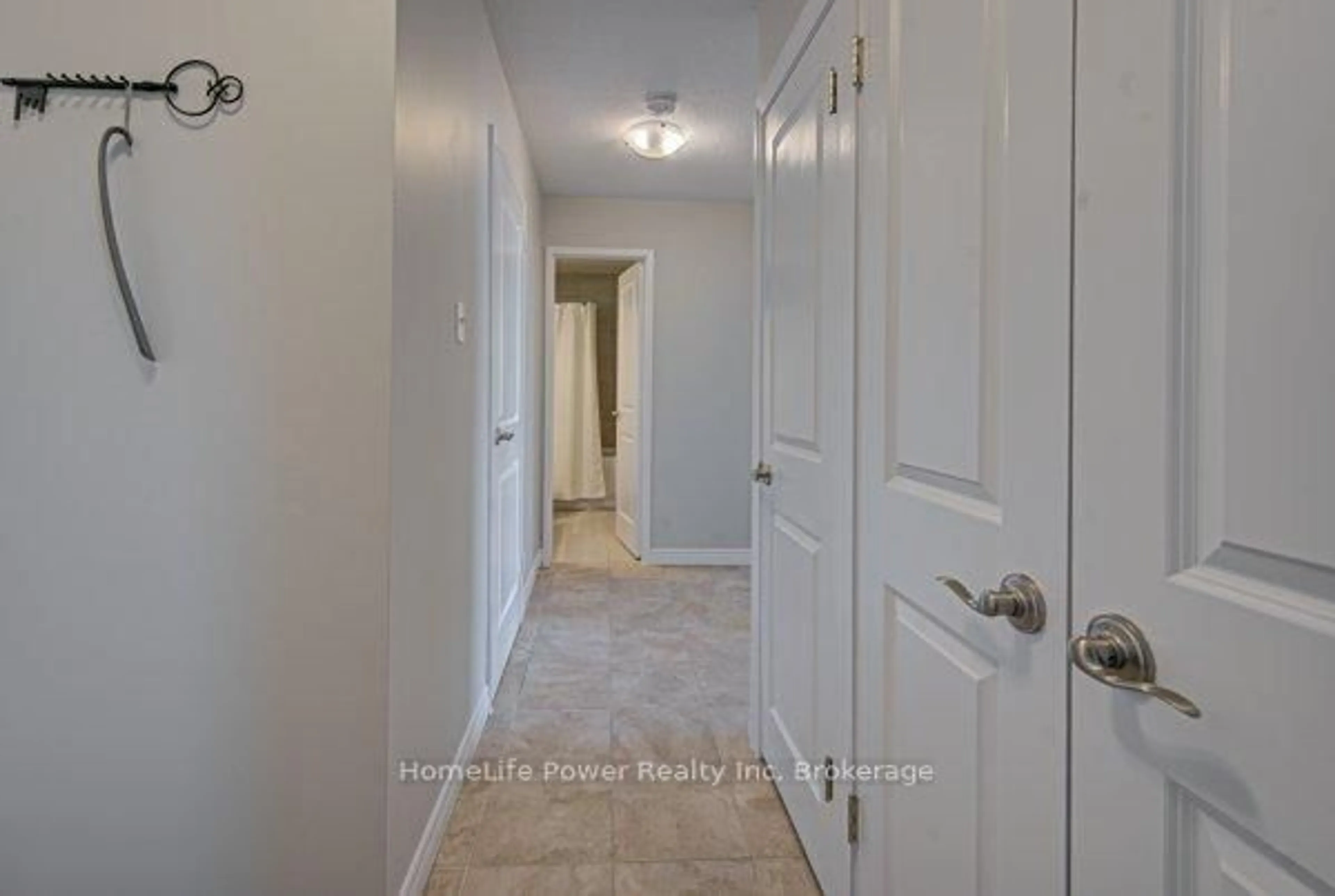 Indoor entryway for 1100 Courtland Ave #1014, Kitchener Ontario N2C 2H9