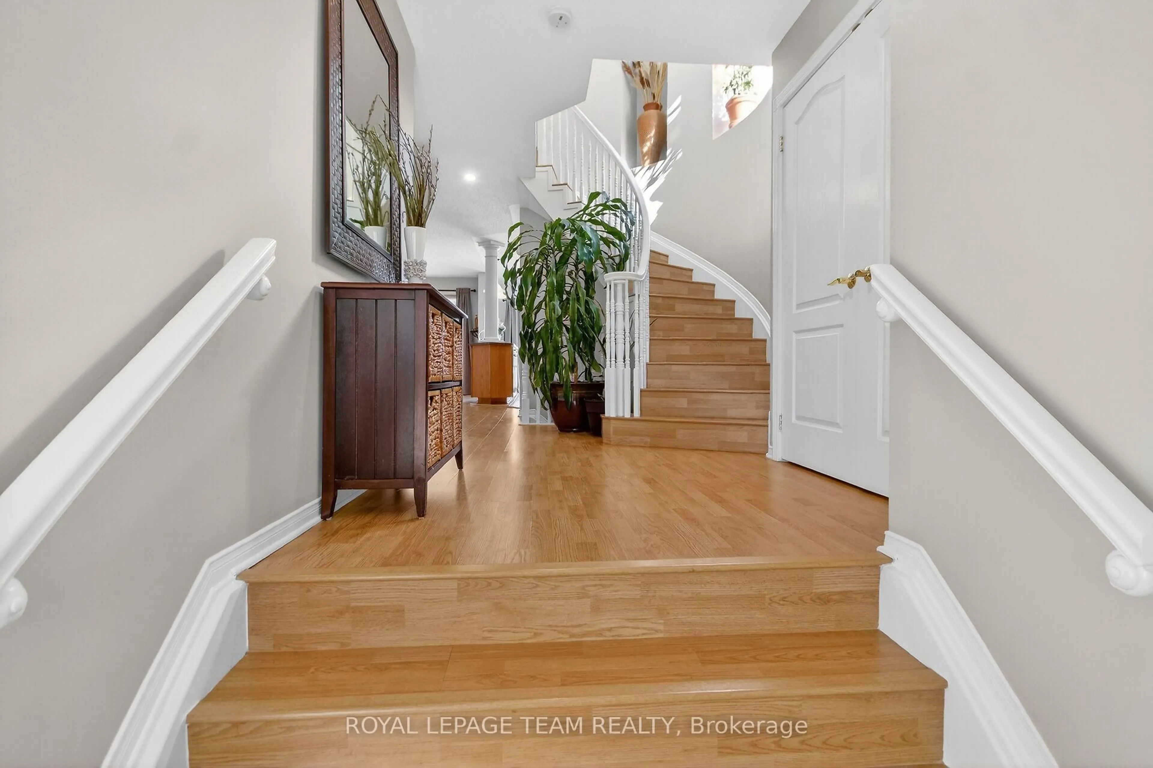 Unknown for 6302 Sablewood Pl, Ottawa Ontario K1C 7M6