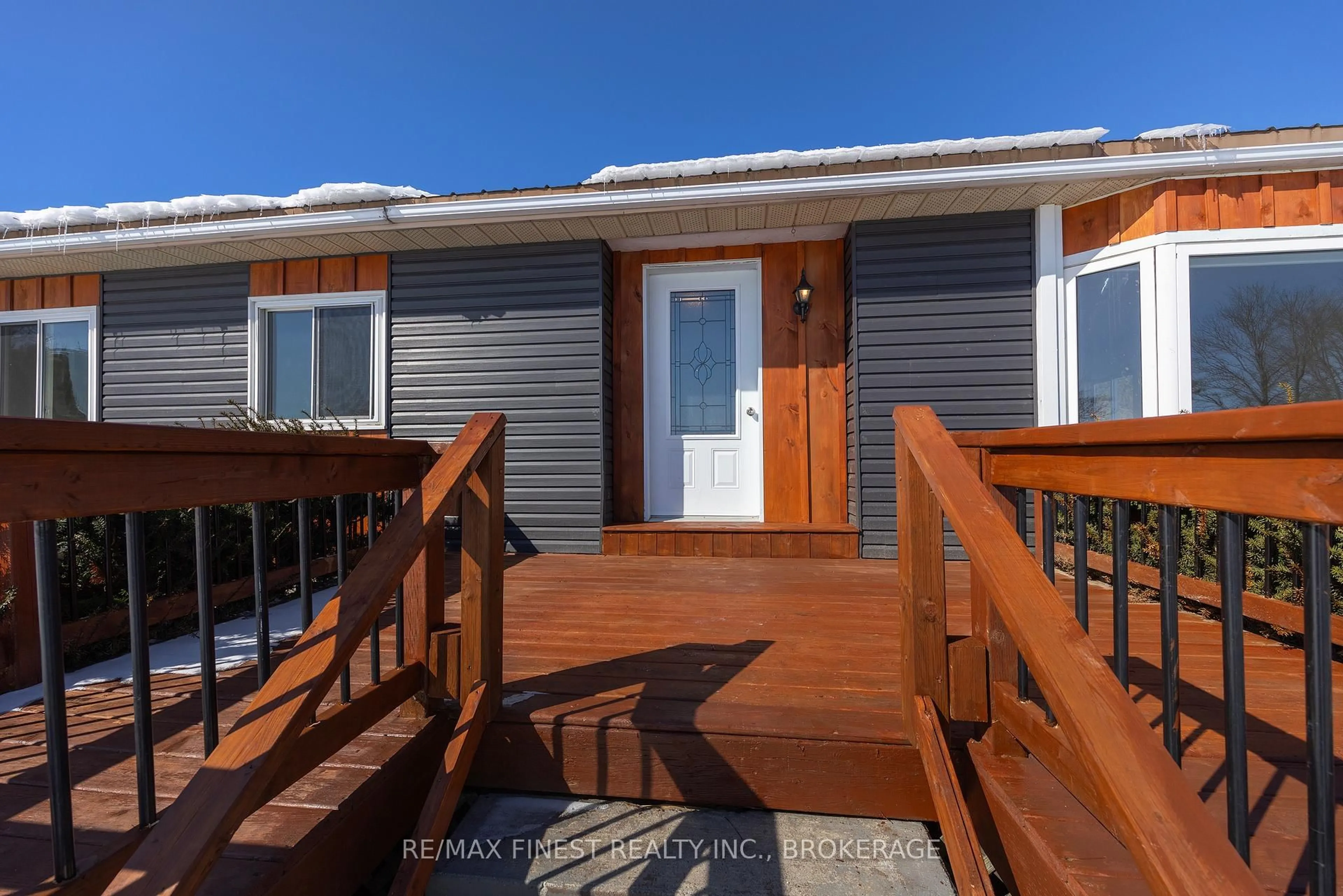 Unknown for 1162 Thousand Islands Pkwy, Front of Yonge Ontario K0E 1R0