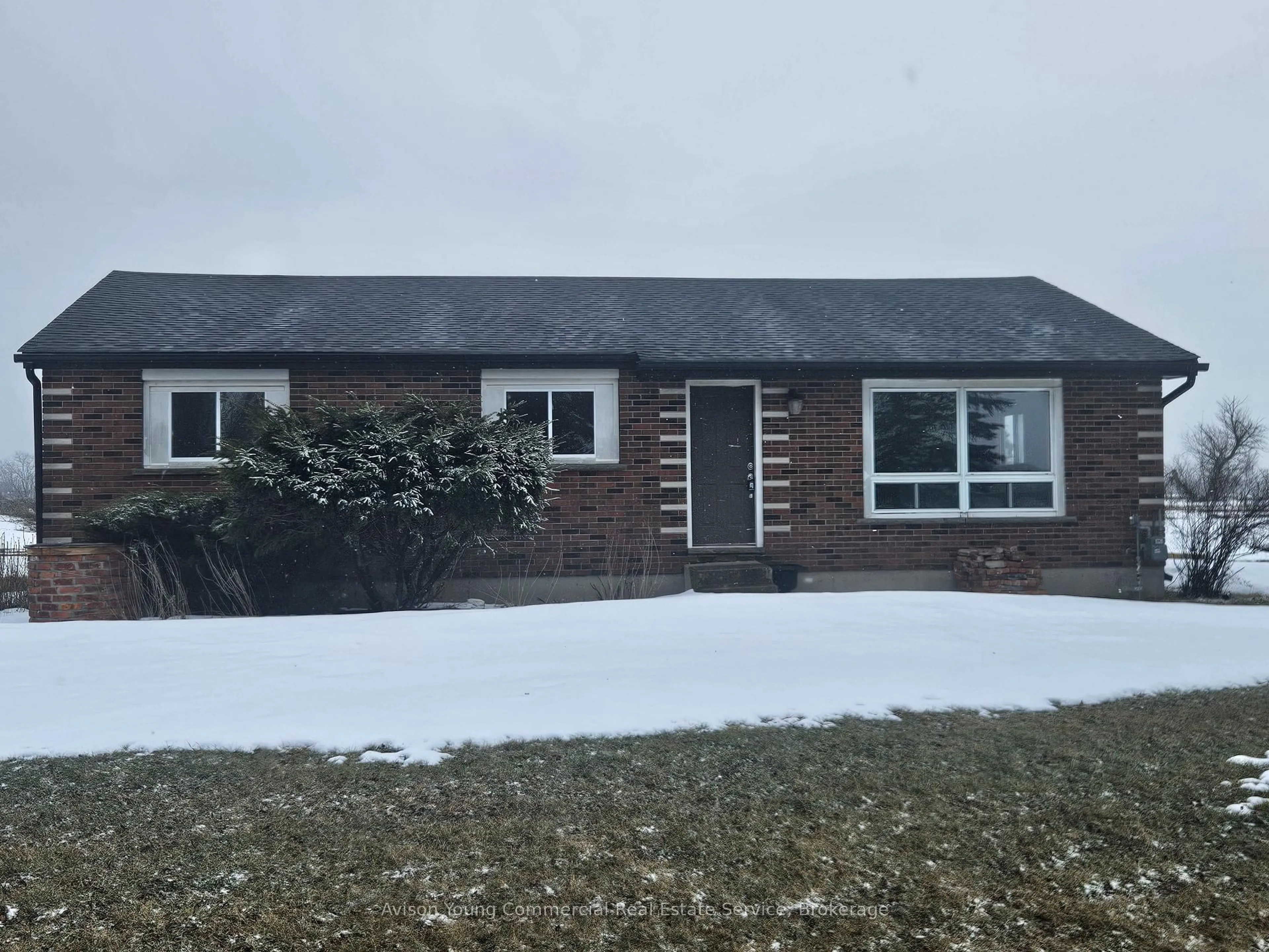 A pic from outside/outdoor area/front of a property/back of a property/a pic from drone, building for 5 Eighth Concession Rd, Brant Ontario N0E 1A0