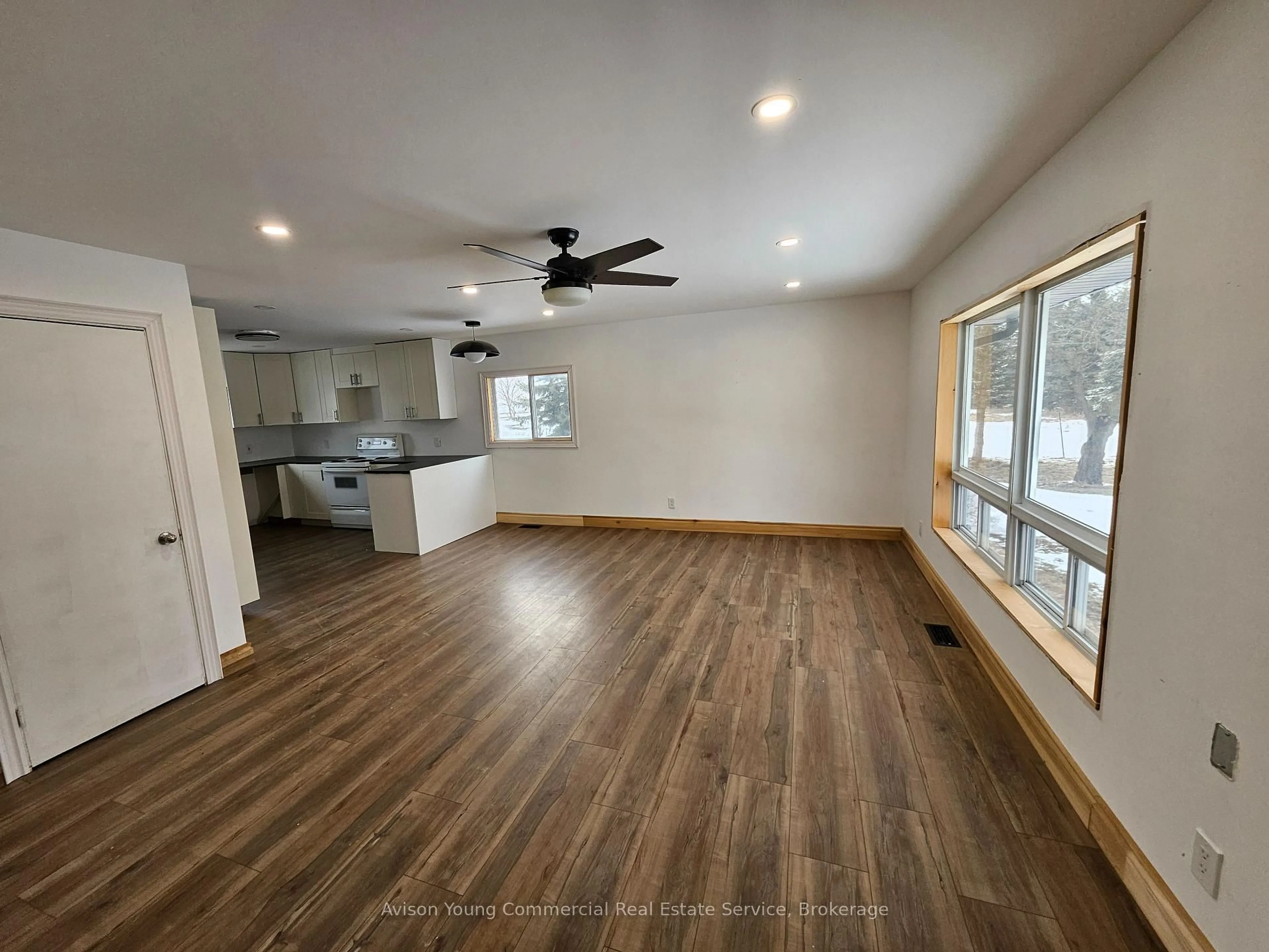 Open concept kitchen, wood/laminate floor for 5 Eighth Concession Rd, Brant Ontario N0E 1A0