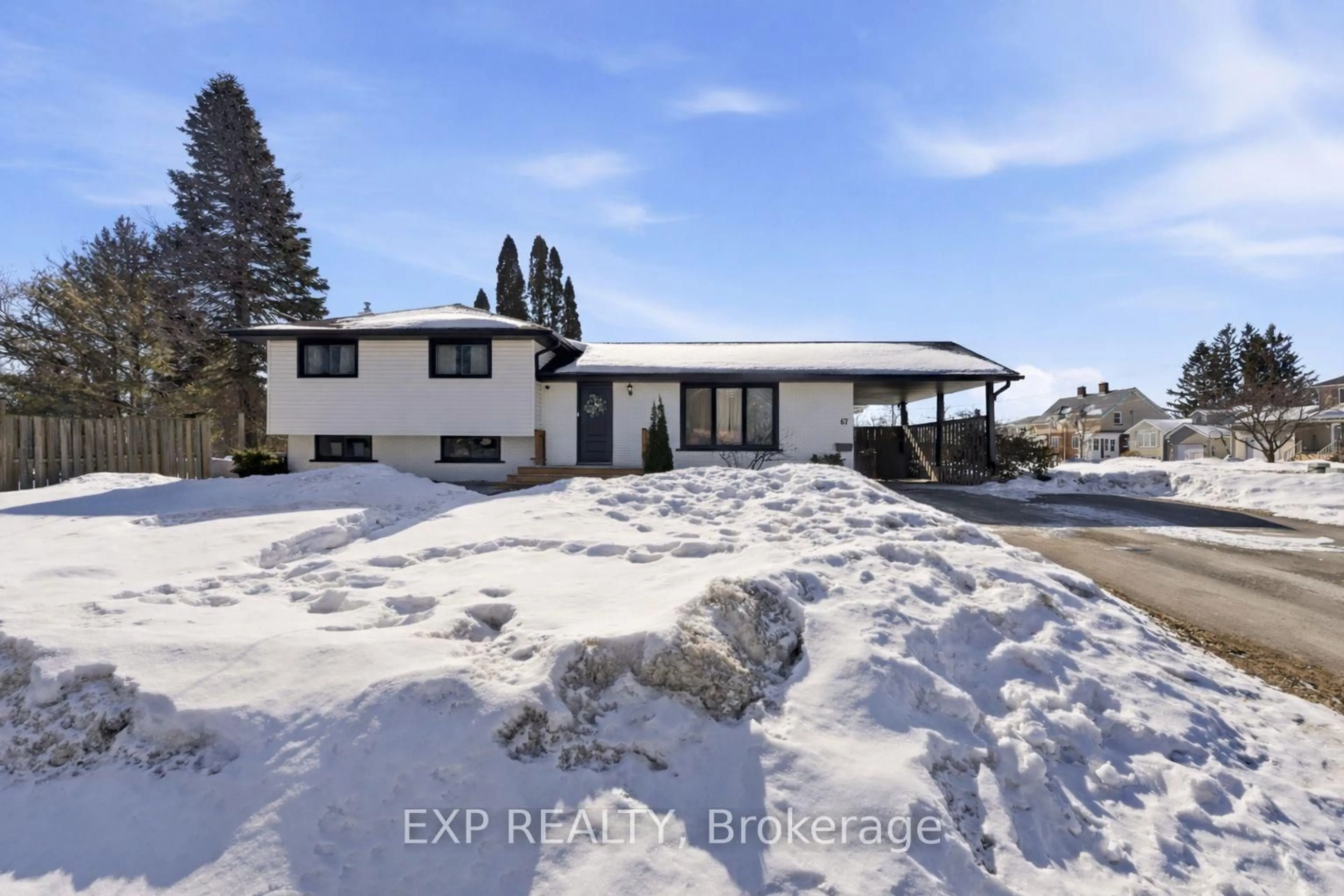 A pic from outside/outdoor area/front of a property/back of a property/a pic from drone, street for 67 Leland Dr, Belleville Ontario K8P 1G4