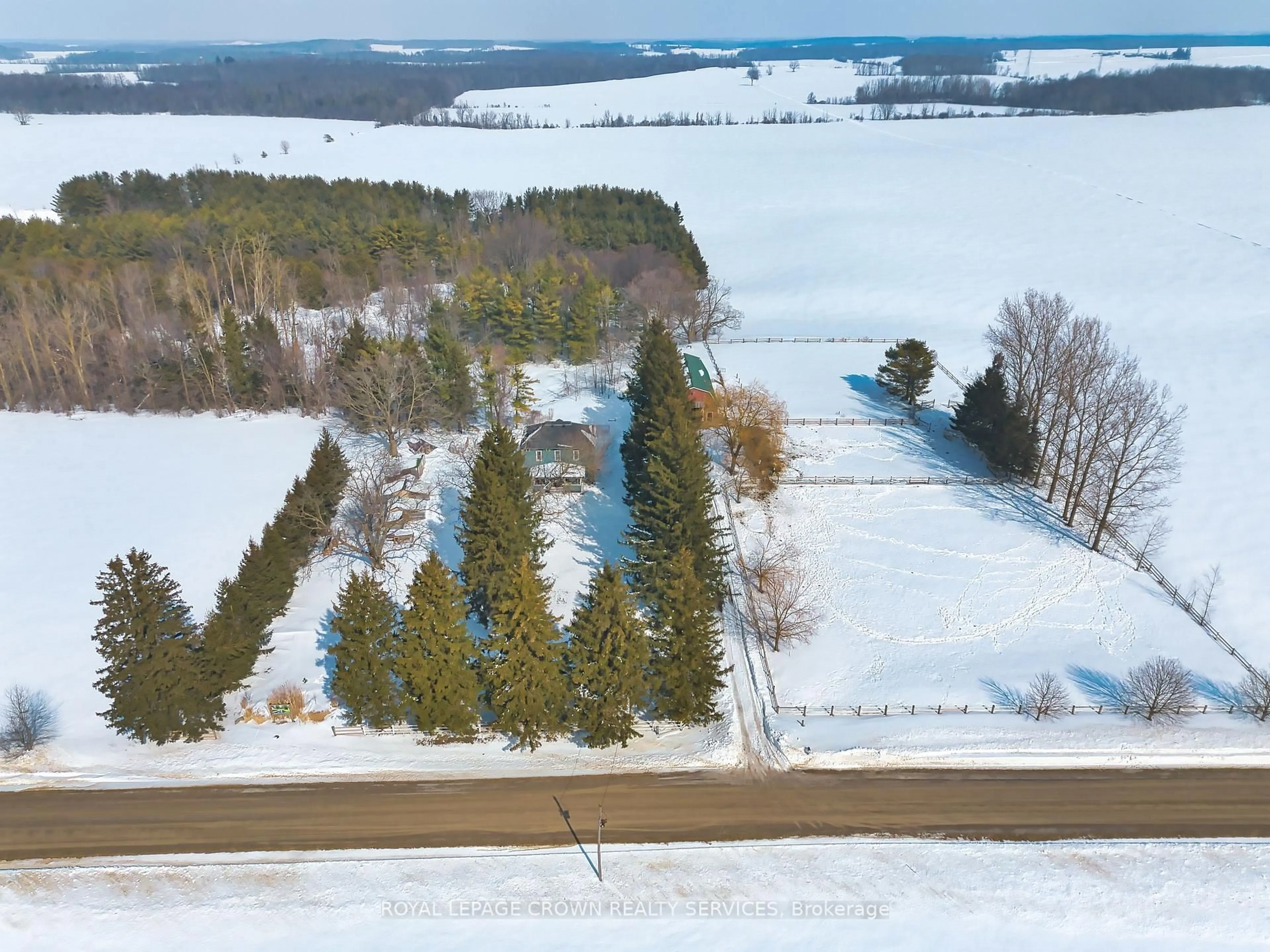 A pic from outside/outdoor area/front of a property/back of a property/a pic from drone, water/lake/river/ocean view for 41810 Walton Rd, Morris Turnberry Ontario N0K 1Z0