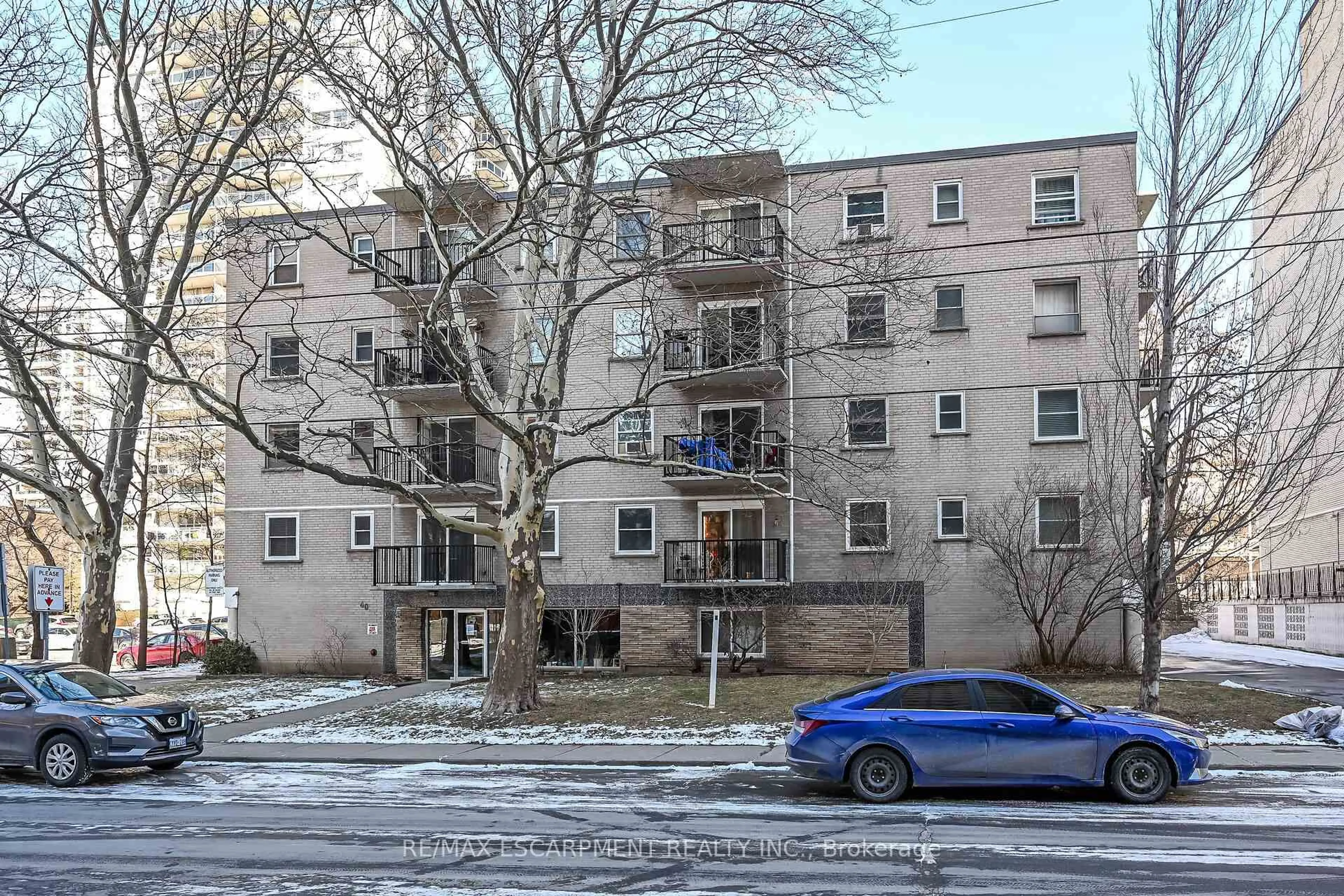 Unknown for 40 Robinson St #209, Hamilton Ontario L8P 1Y9