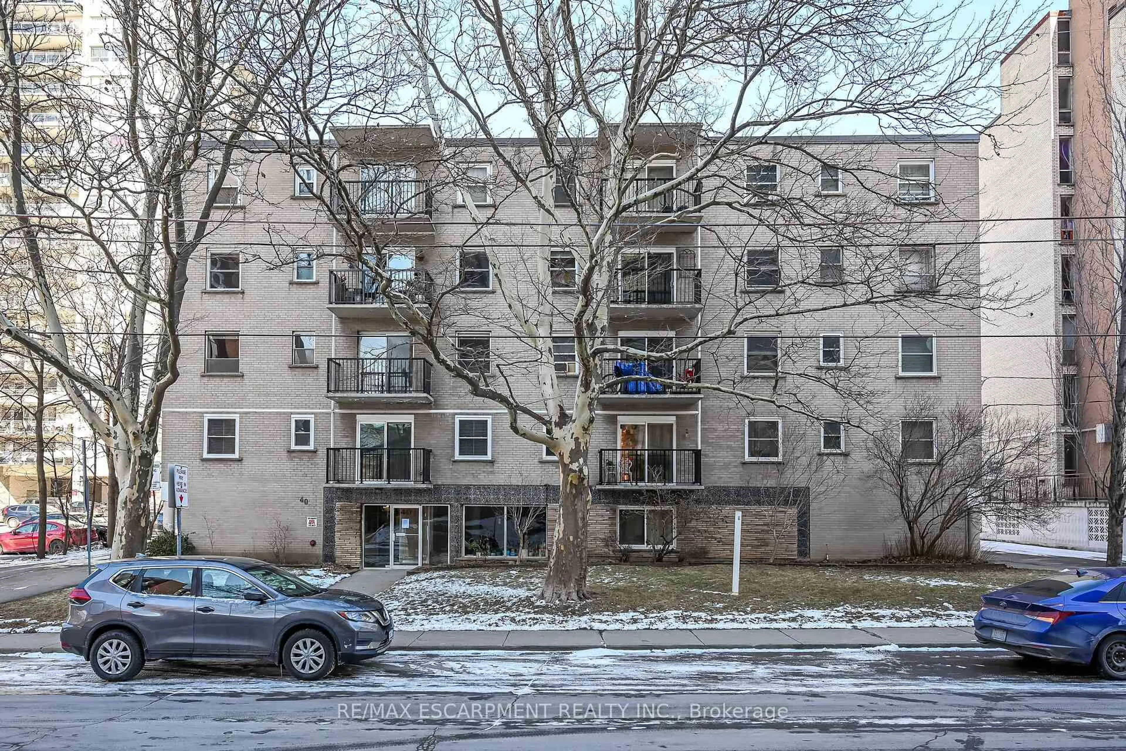 Unknown for 40 Robinson St #209, Hamilton Ontario L8P 1Y9