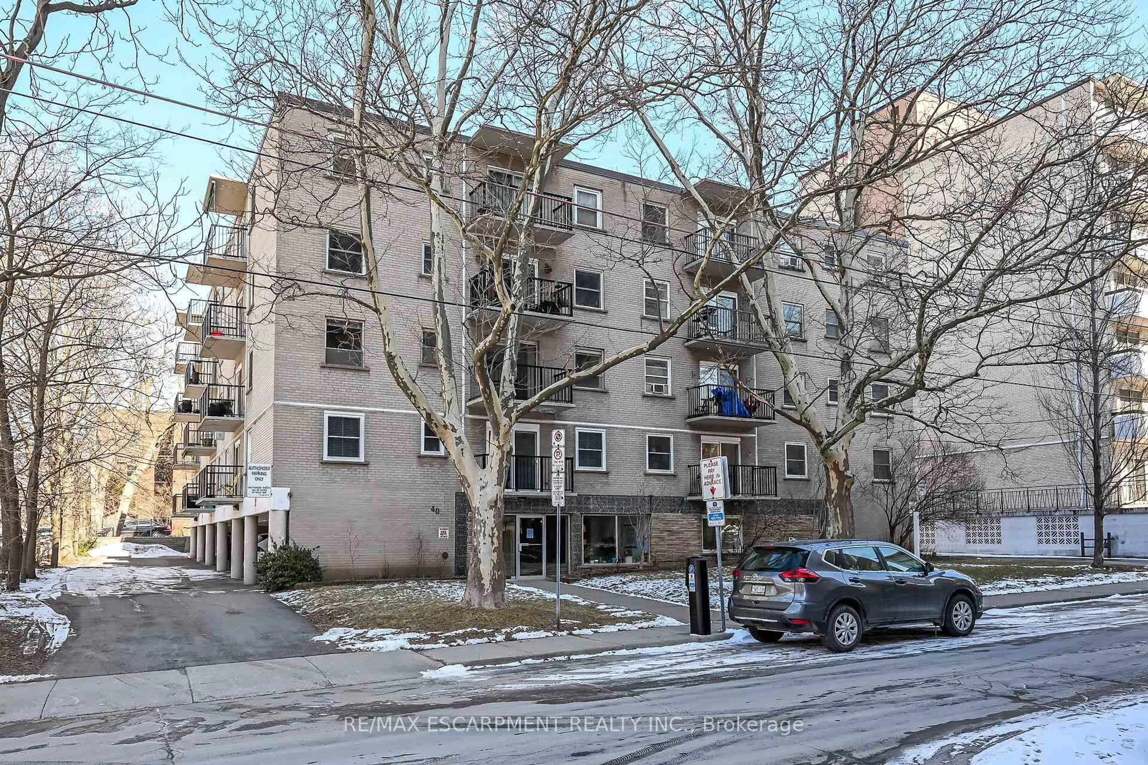 Unknown for 40 Robinson St #209, Hamilton Ontario L8P 1Y9