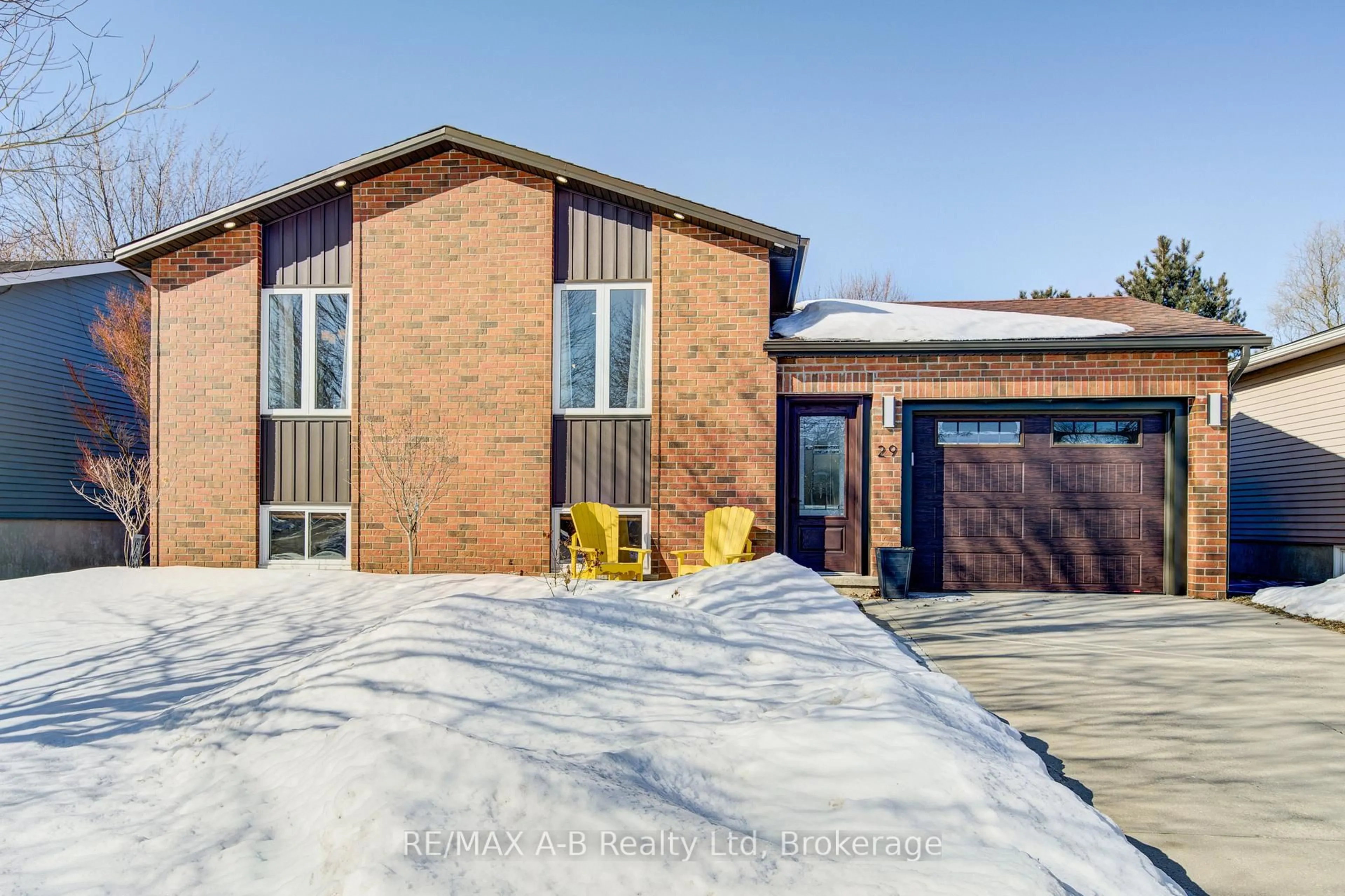 Home with brick exterior material, street for 29 Dunsford Cres, St. Marys Ontario N4X 1A5