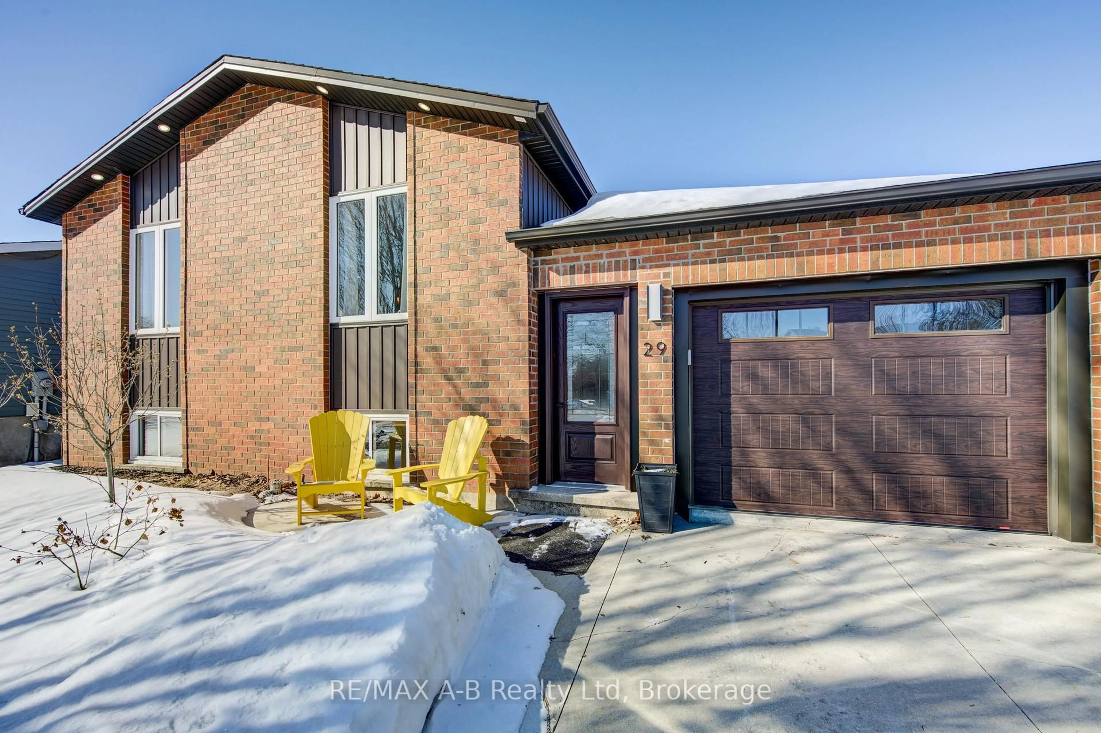 Home with brick exterior material, street for 29 Dunsford Cres, St. Marys Ontario N4X 1A5