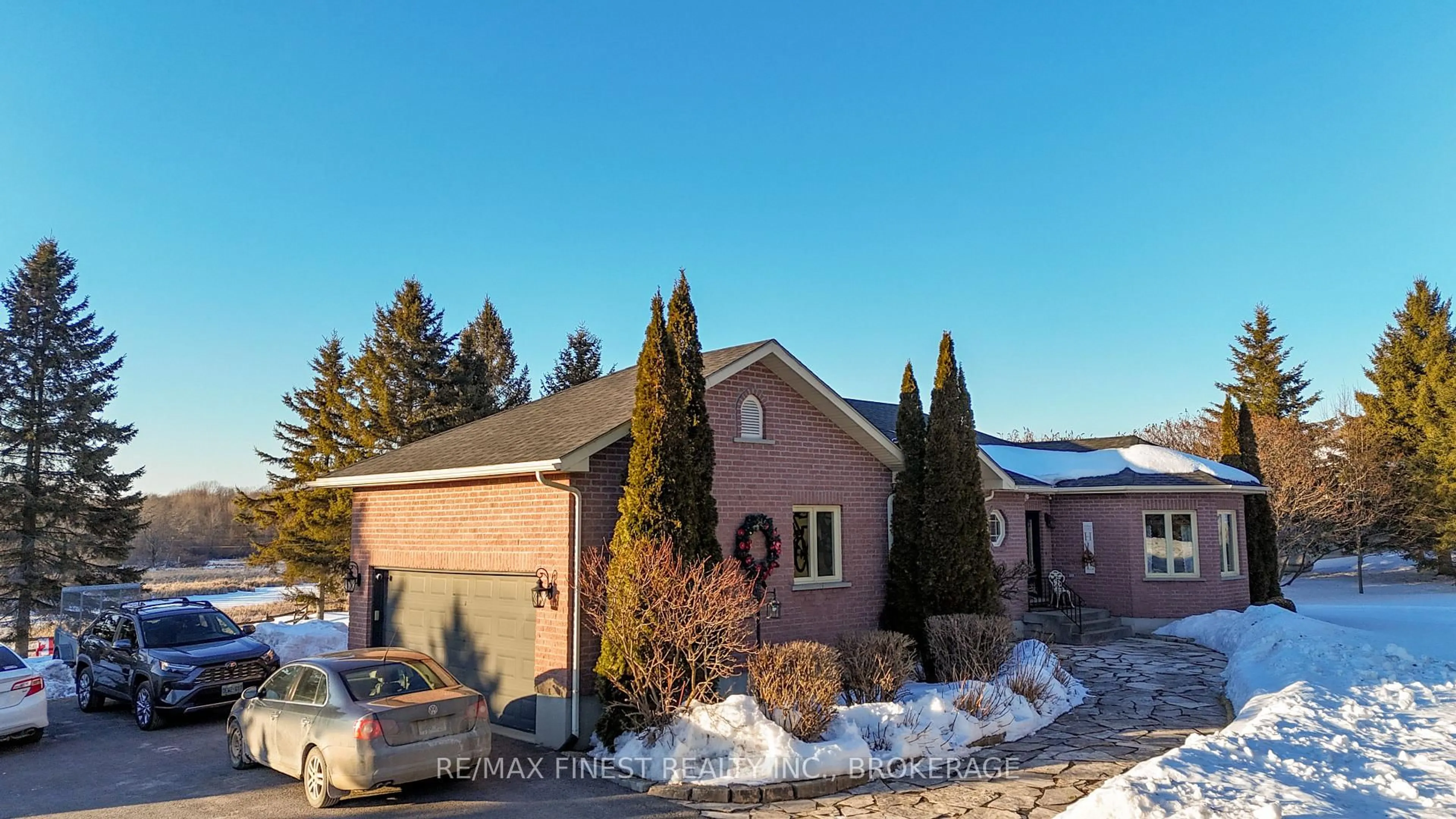 Home with brick exterior material, street for 108 Grayrock Cres, Front of Leeds & Seeleys Bay Ontario K7G 2V4