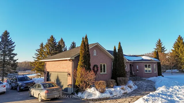 108 Grayrock Cres, Front of Leeds & Seeleys Bay 2
