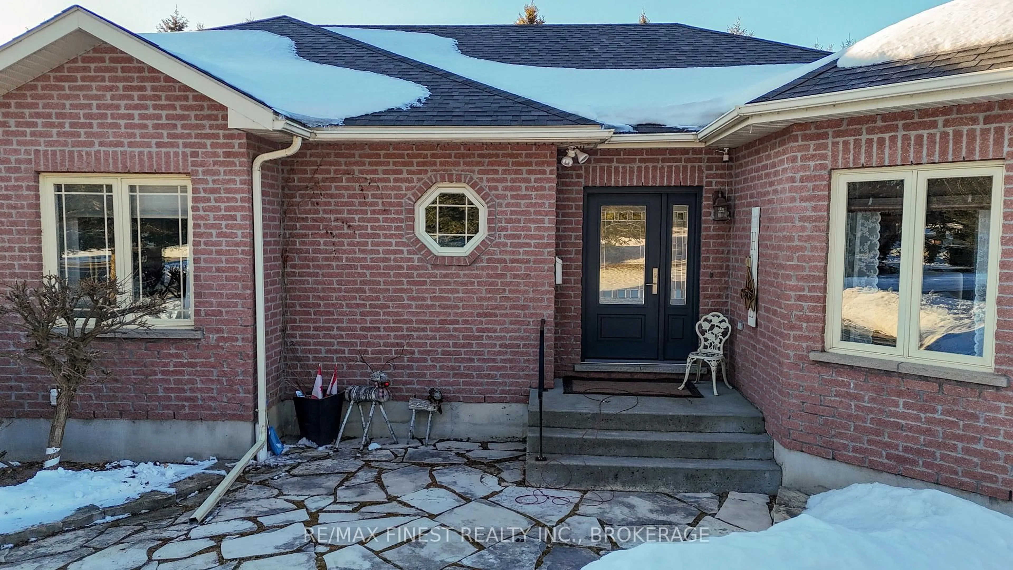 Home with brick exterior material, street for 108 Grayrock Cres, Front of Leeds & Seeleys Bay Ontario K7G 2V4