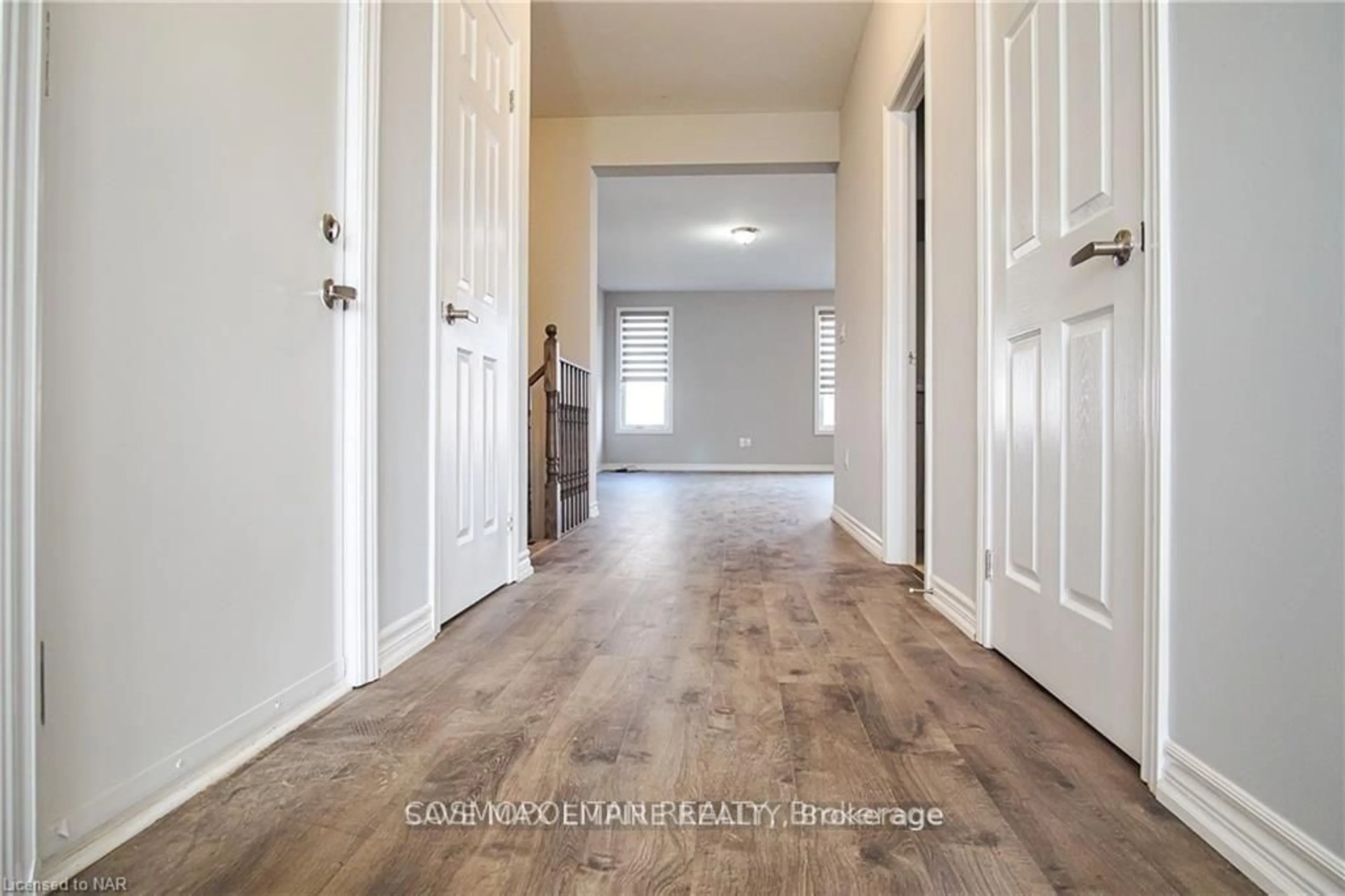 Indoor entryway for 1202 Green Acres Dr, Fort Erie Ontario L2A 0C9