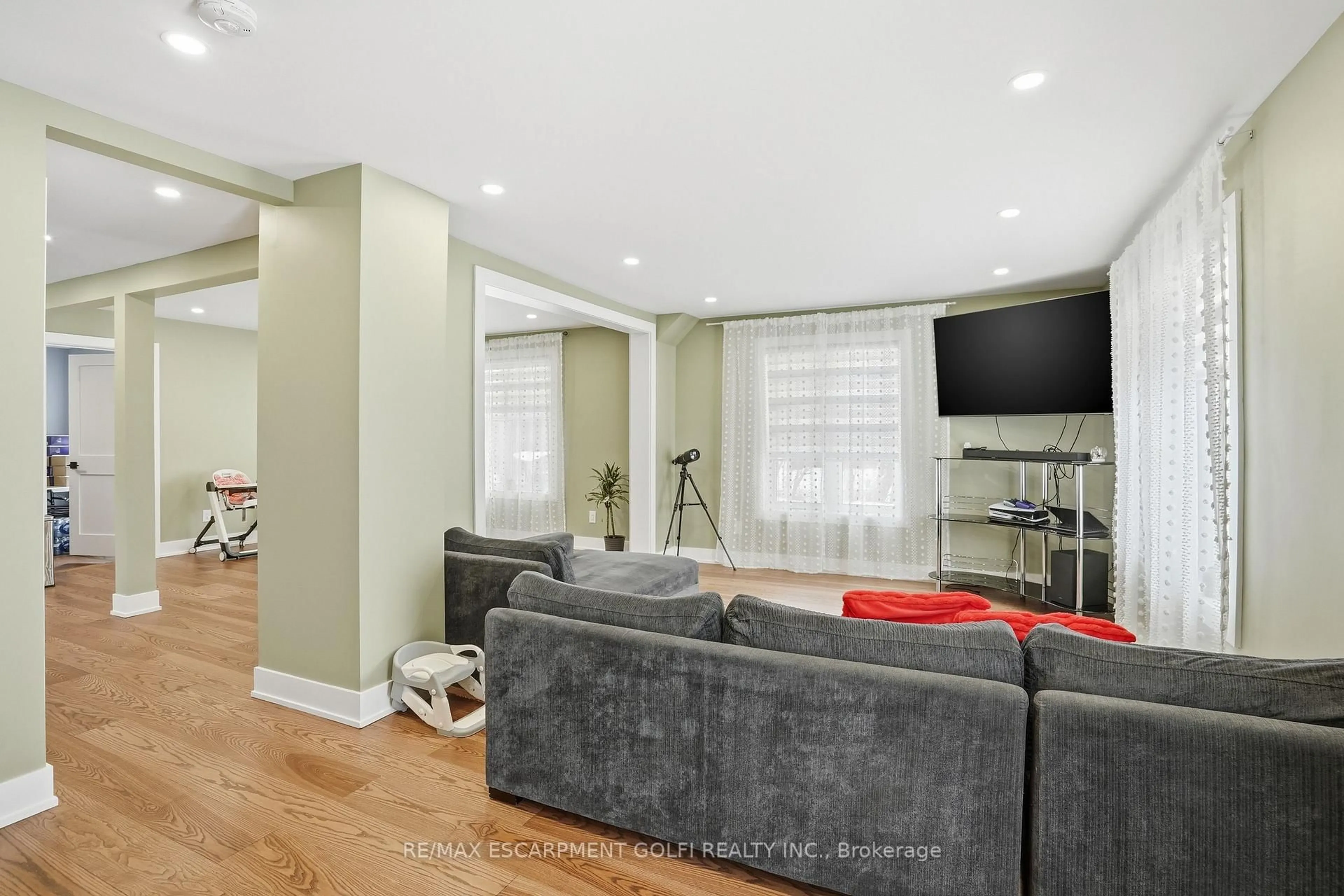 Living room with furniture, unknown for 3545 Garrison Rd, Fort Erie Ontario L0S 1N0