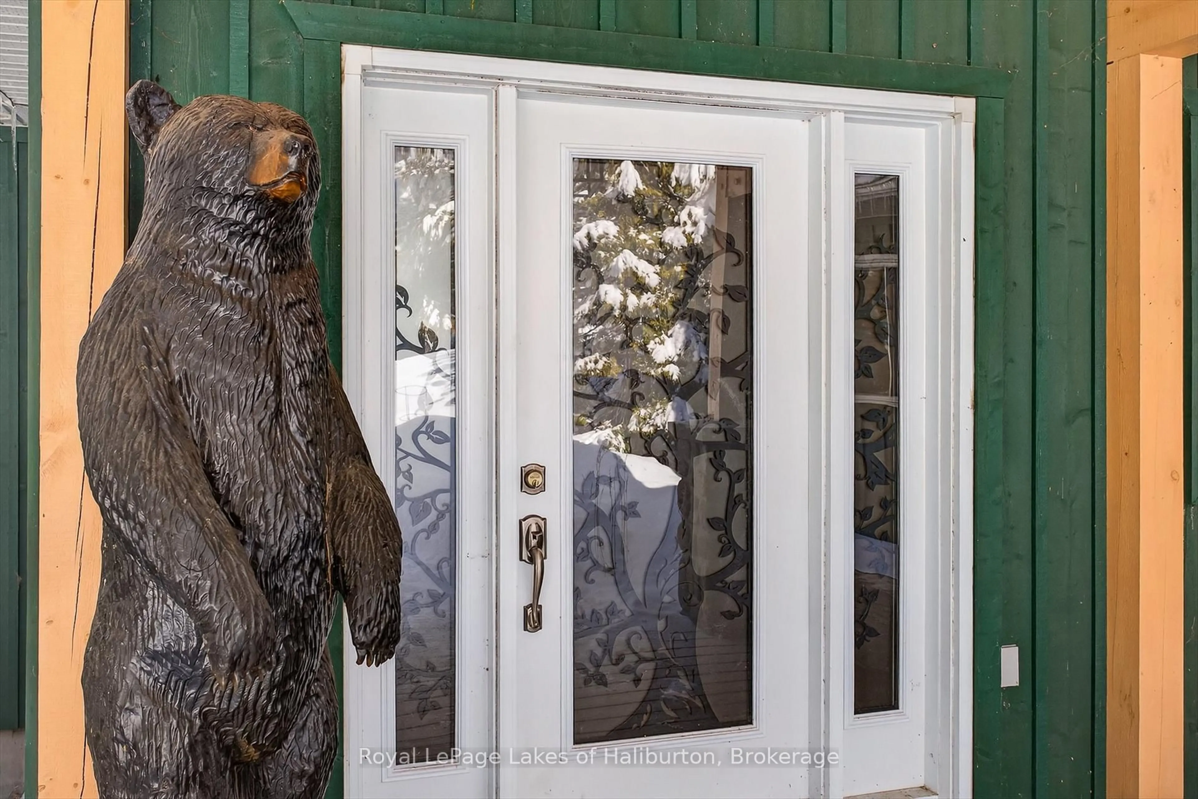 Indoor entryway for 54 Clearview Dr, Trent Lakes Ontario K0M 2A0