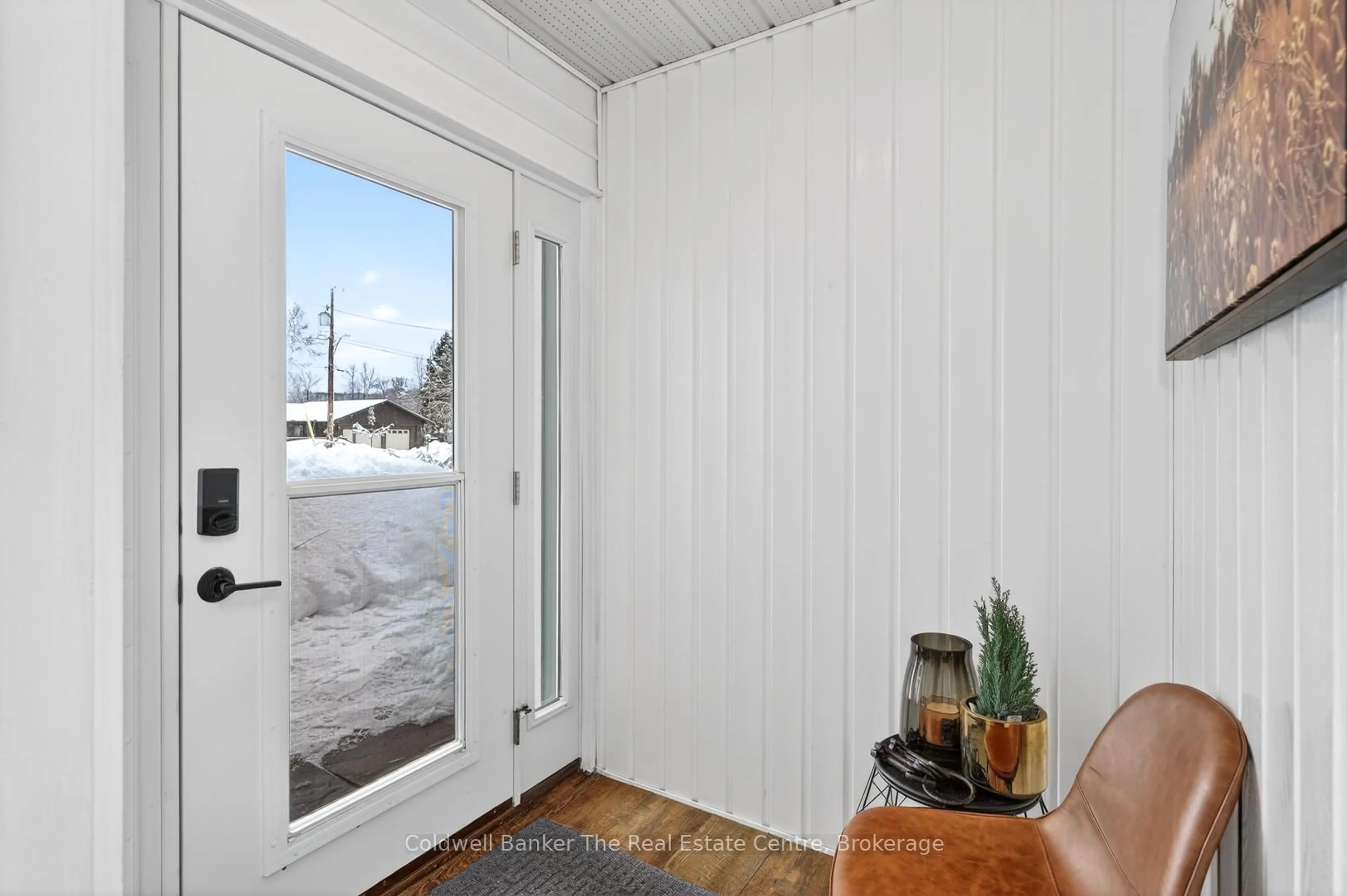Indoor entryway for 44 Anson St, Minden Hills Ontario K0M 2K0