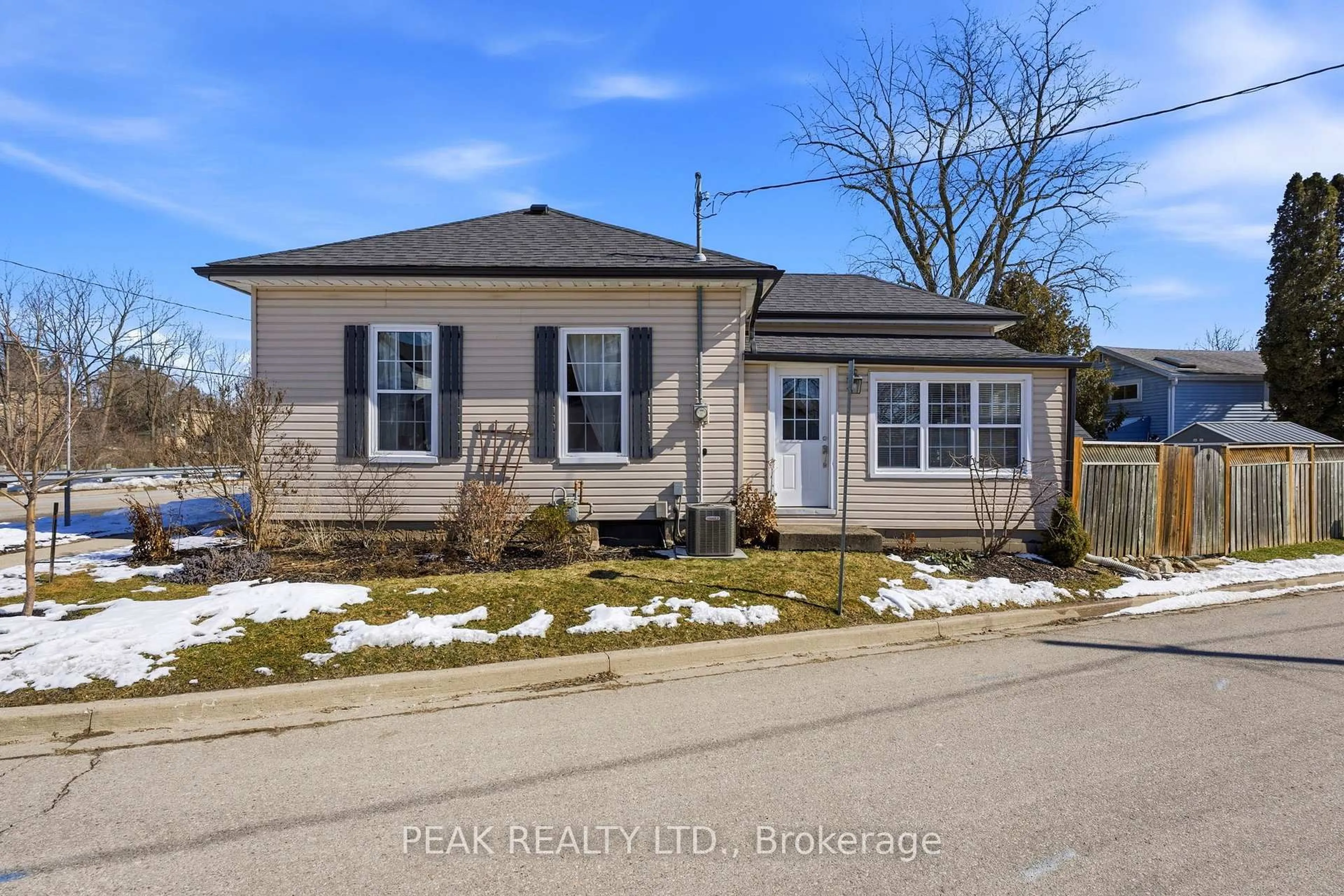Unknown for 17 Helen St, Brant Ontario N3L 1P1