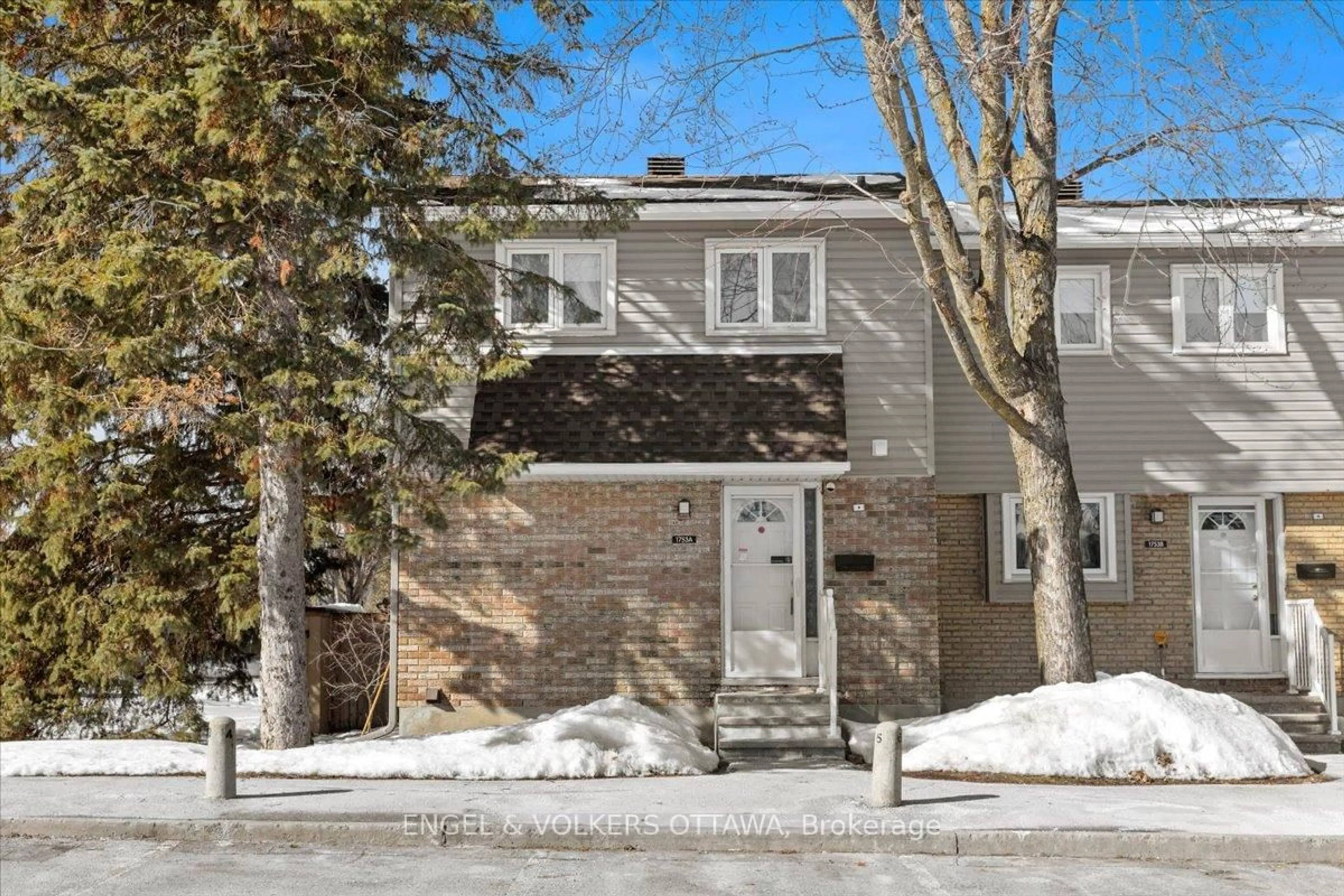 Home with brick exterior material, street for 1753 Lamoureux Dr #A, Ottawa Ontario K1E 2N3