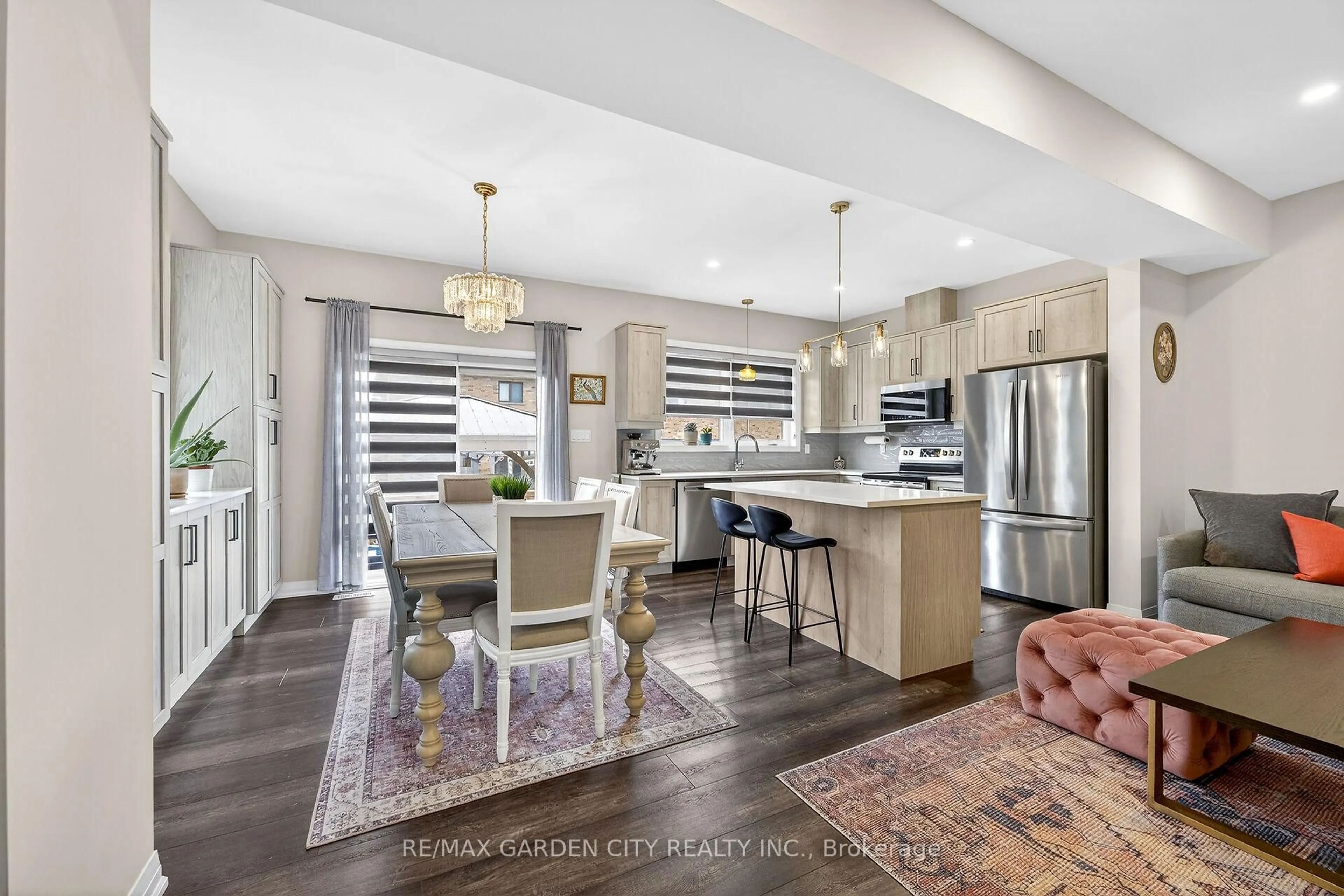 Open concept kitchen, unknown for 32 Jayla Lane, West Lincoln Ontario L0R 2A0