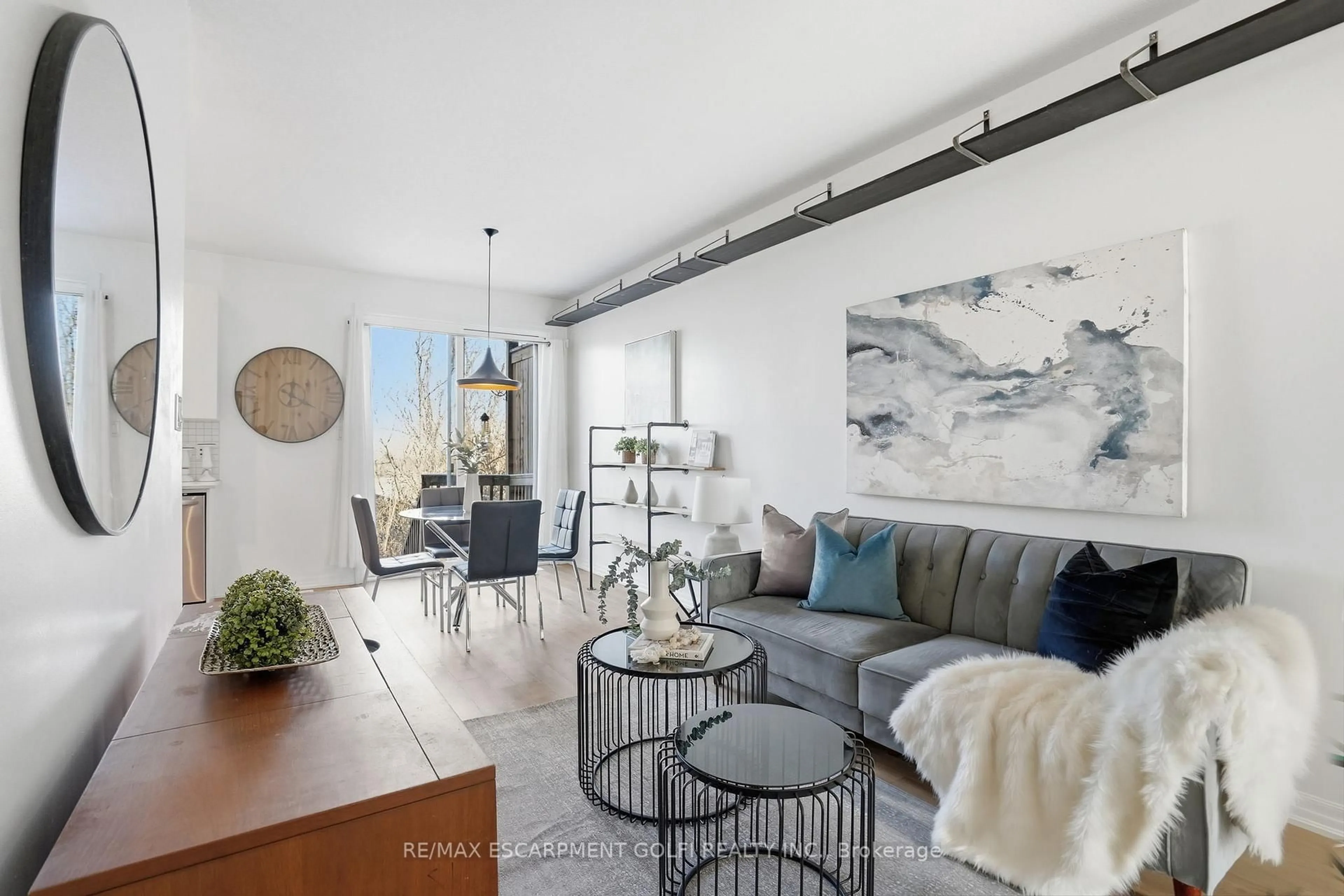 Living room with furniture, unknown for 290 Barton St #26, Hamilton Ontario L8R 3P3