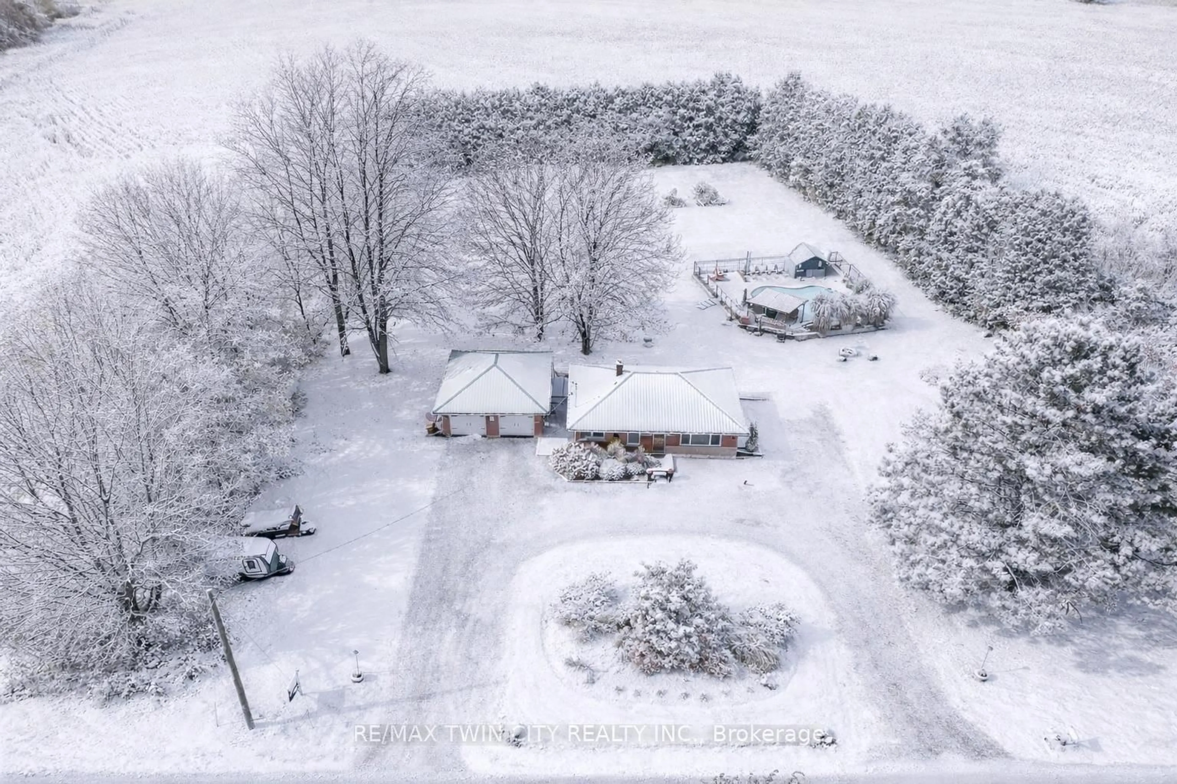 A pic from outside/outdoor area/front of a property/back of a property/a pic from drone, street for 1822 Spragues Rd, North Dumfries Ontario N1R 5S5