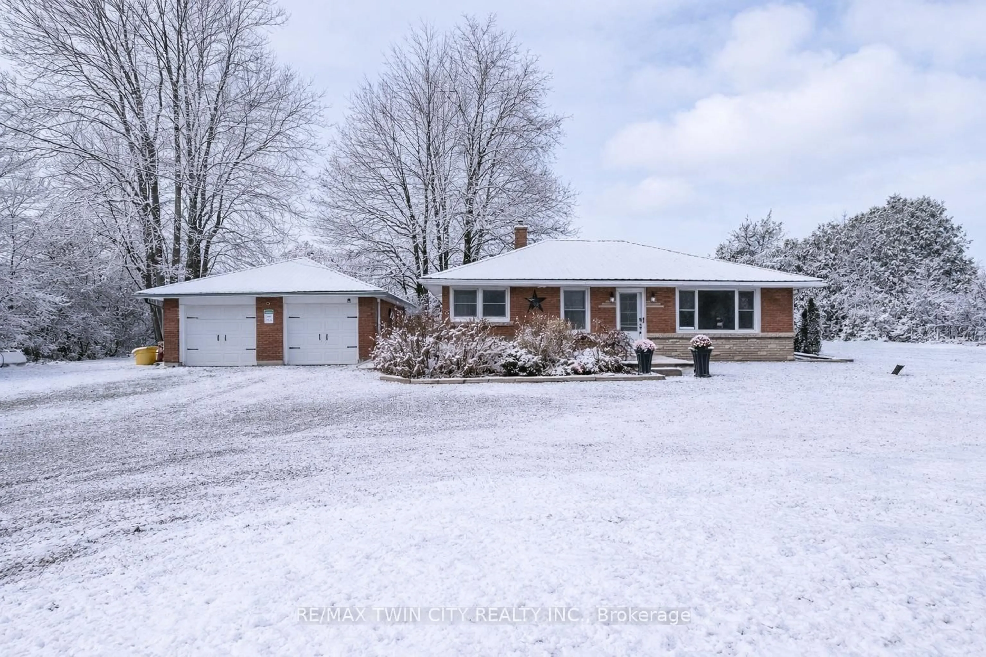 Unknown for 1822 Spragues Rd, North Dumfries Ontario N1R 5S5