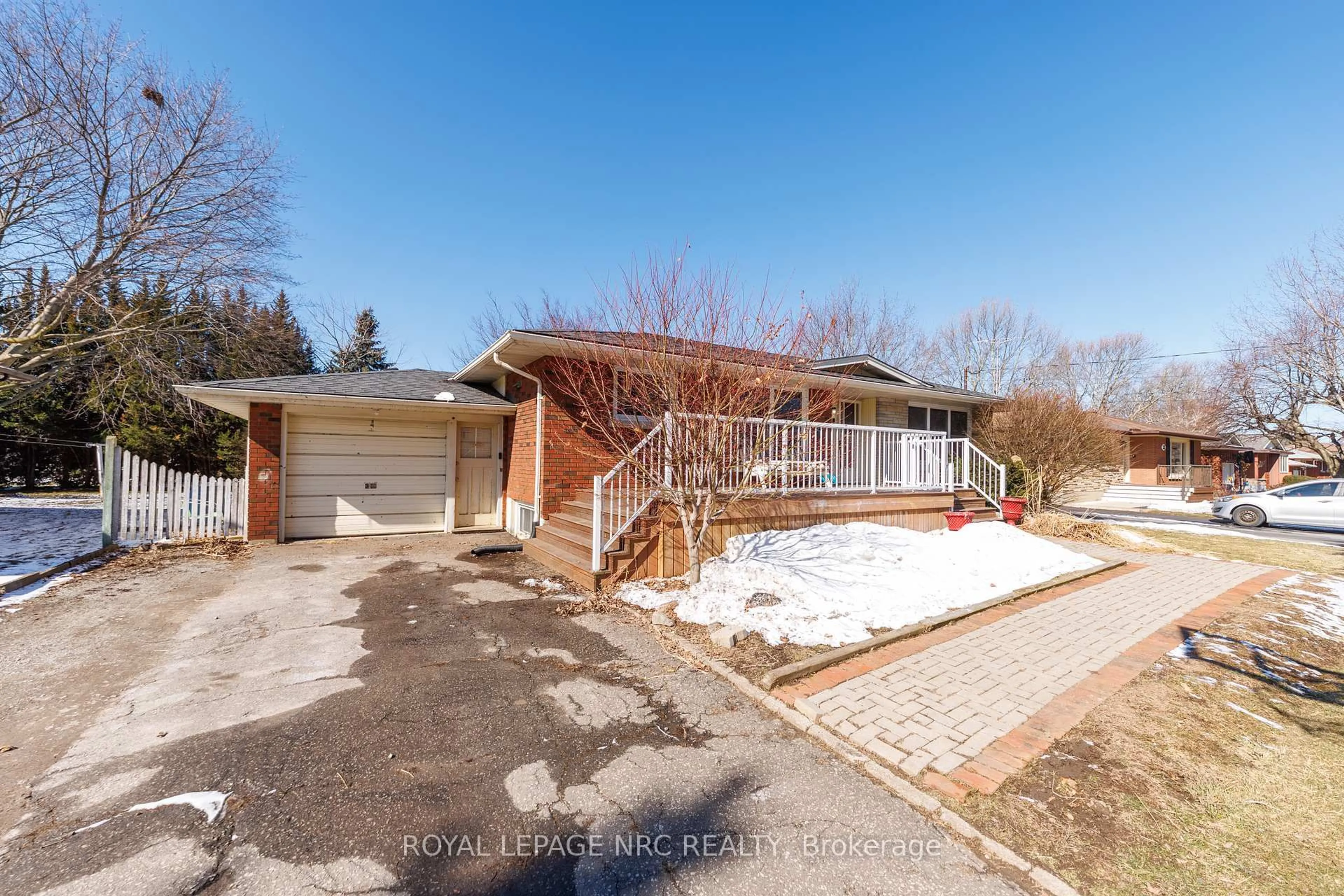 Home with brick exterior material, street for 51 Henry St, Niagara-on-the-Lake Ontario L0S 1T0