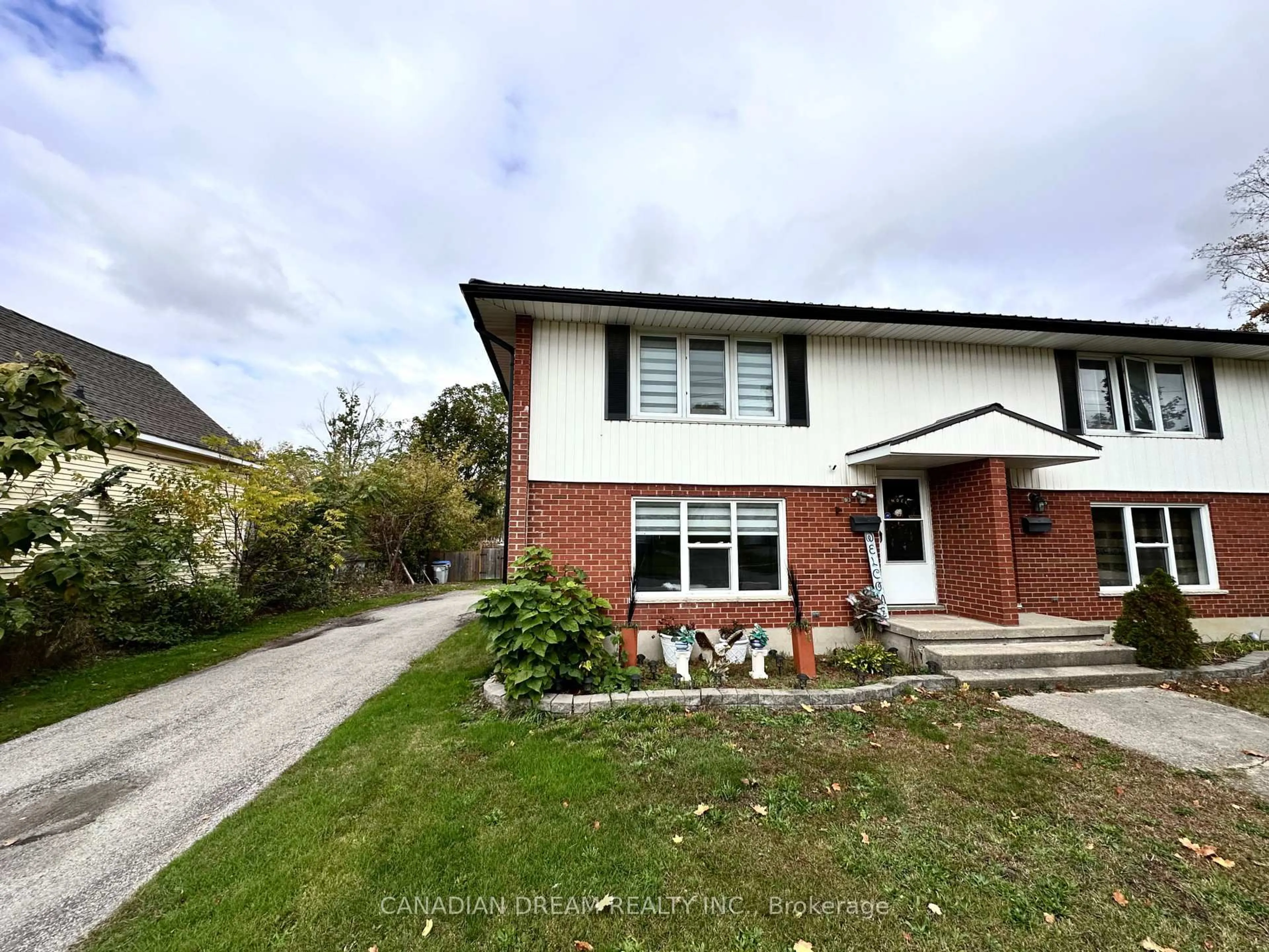 Home with brick exterior material, street for 93 English St, Strathroy-Caradoc Ontario N7G 1L5