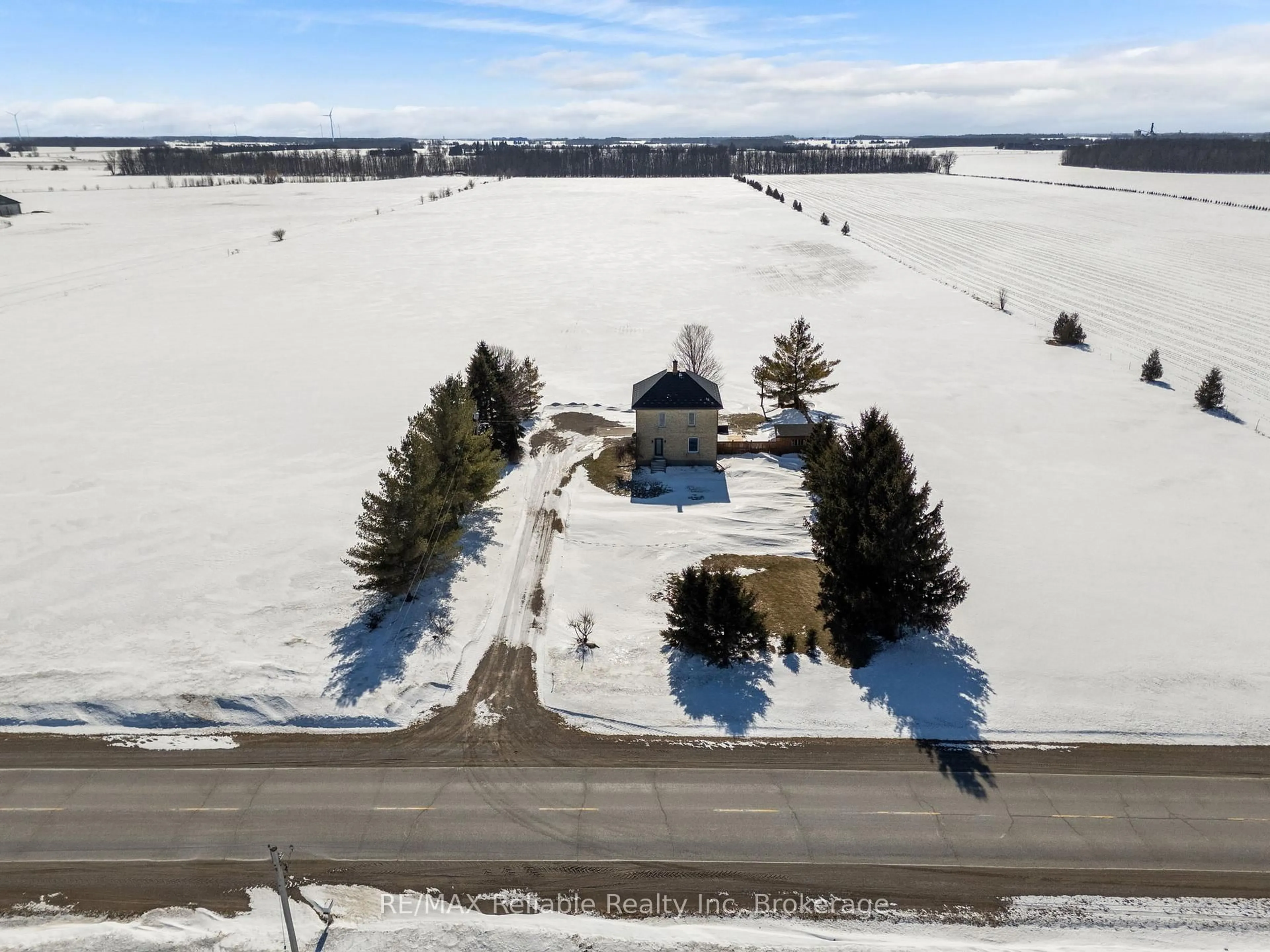 A pic from outside/outdoor area/front of a property/back of a property/a pic from drone, water/lake/river/ocean view for 43497 Winthrop Rd, Huron East Ontario N0K 1E0