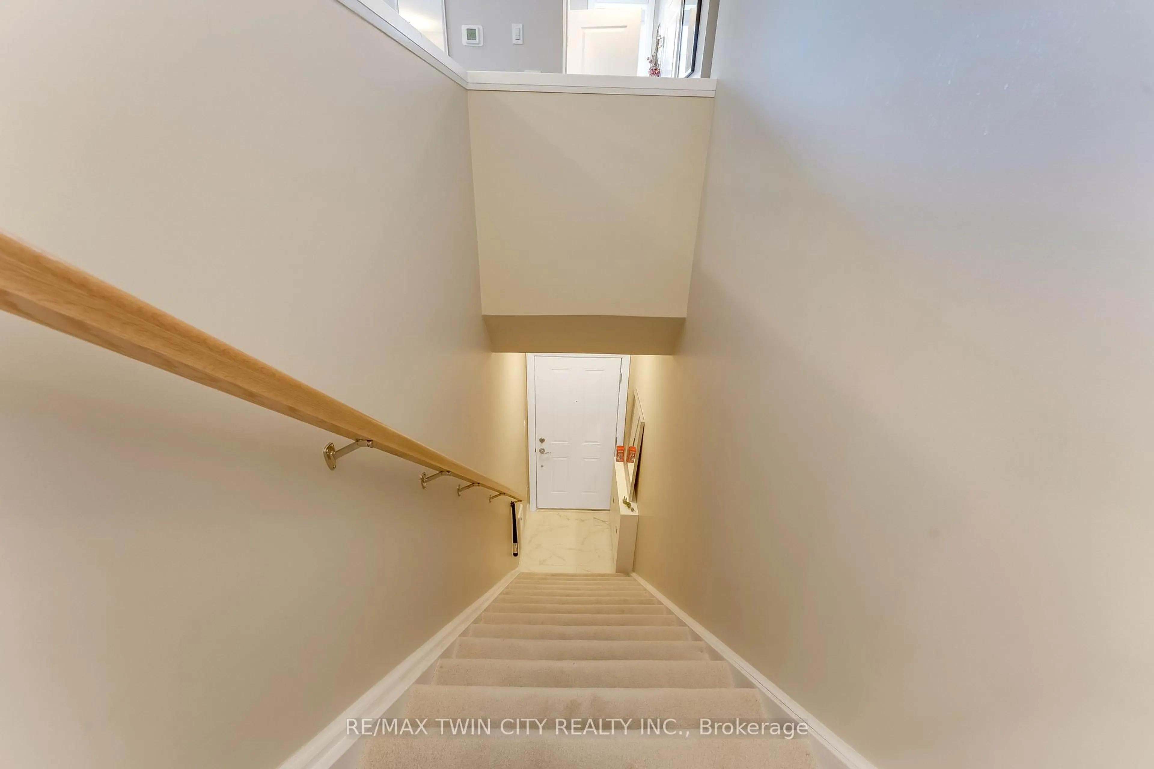 Stairs for 25 Isherwood Ave #87, Cambridge Ontario N1R 0E2