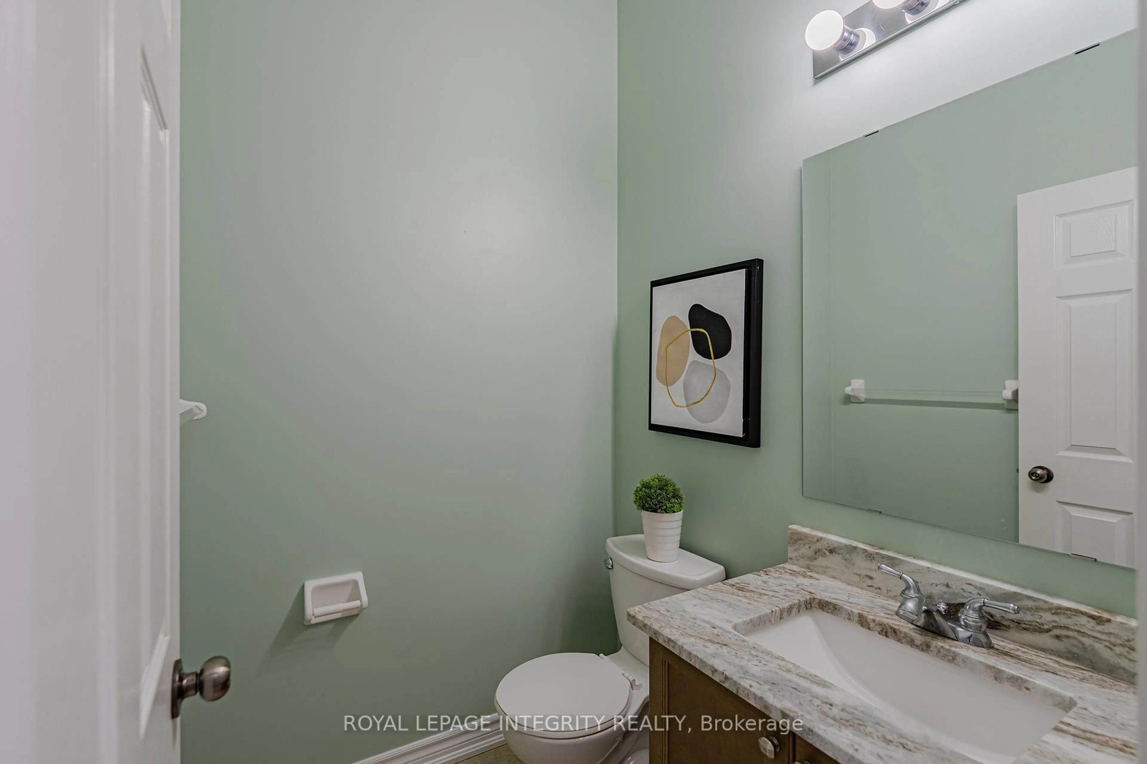 Standard bathroom, unknown for 313 GLENBRAE Ave, Ottawa Ontario K2W 0B9