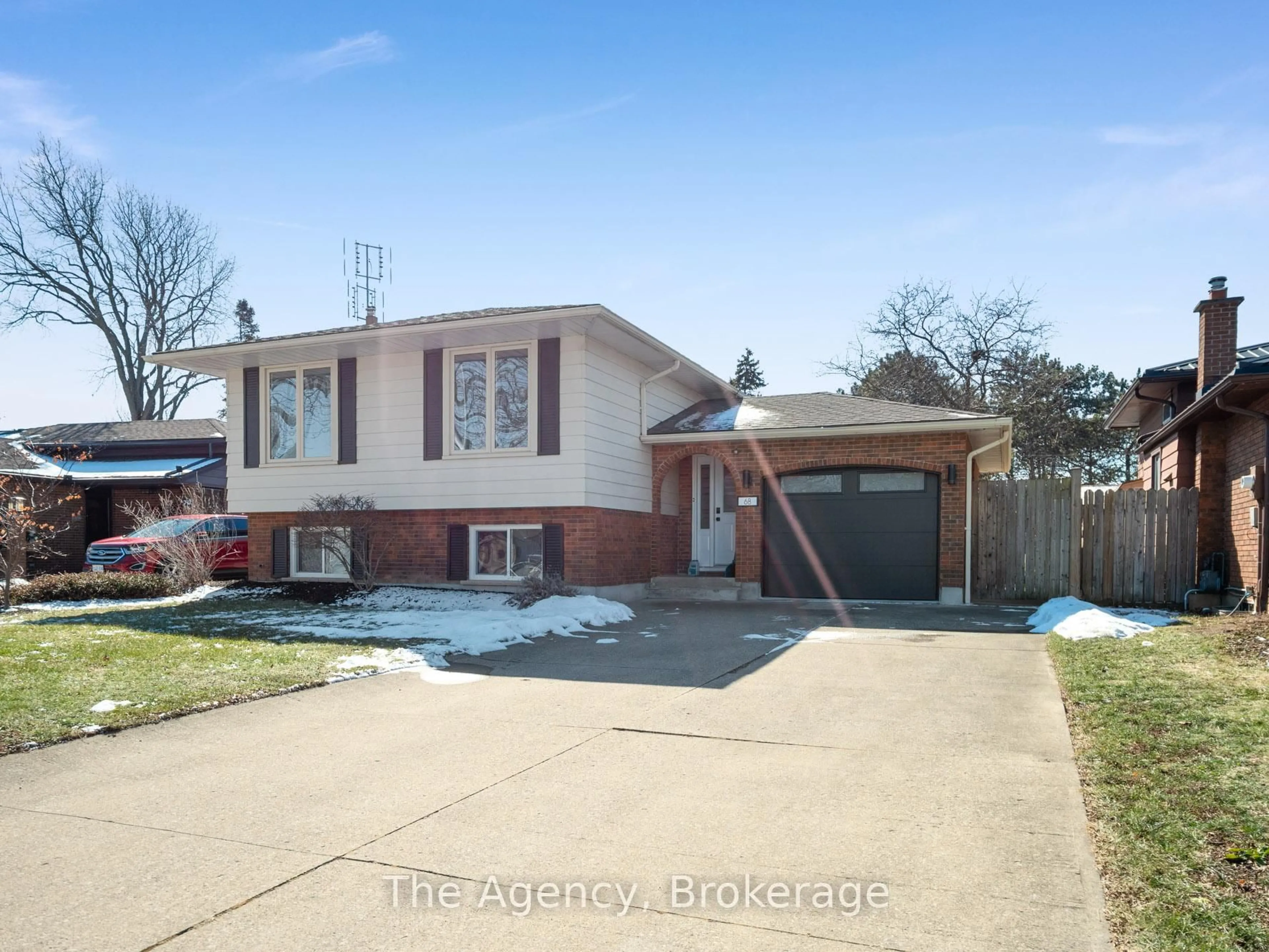 Home with brick exterior material, street for 68 Ziraldo Rd, St. Catharines Ontario L2N 6T1