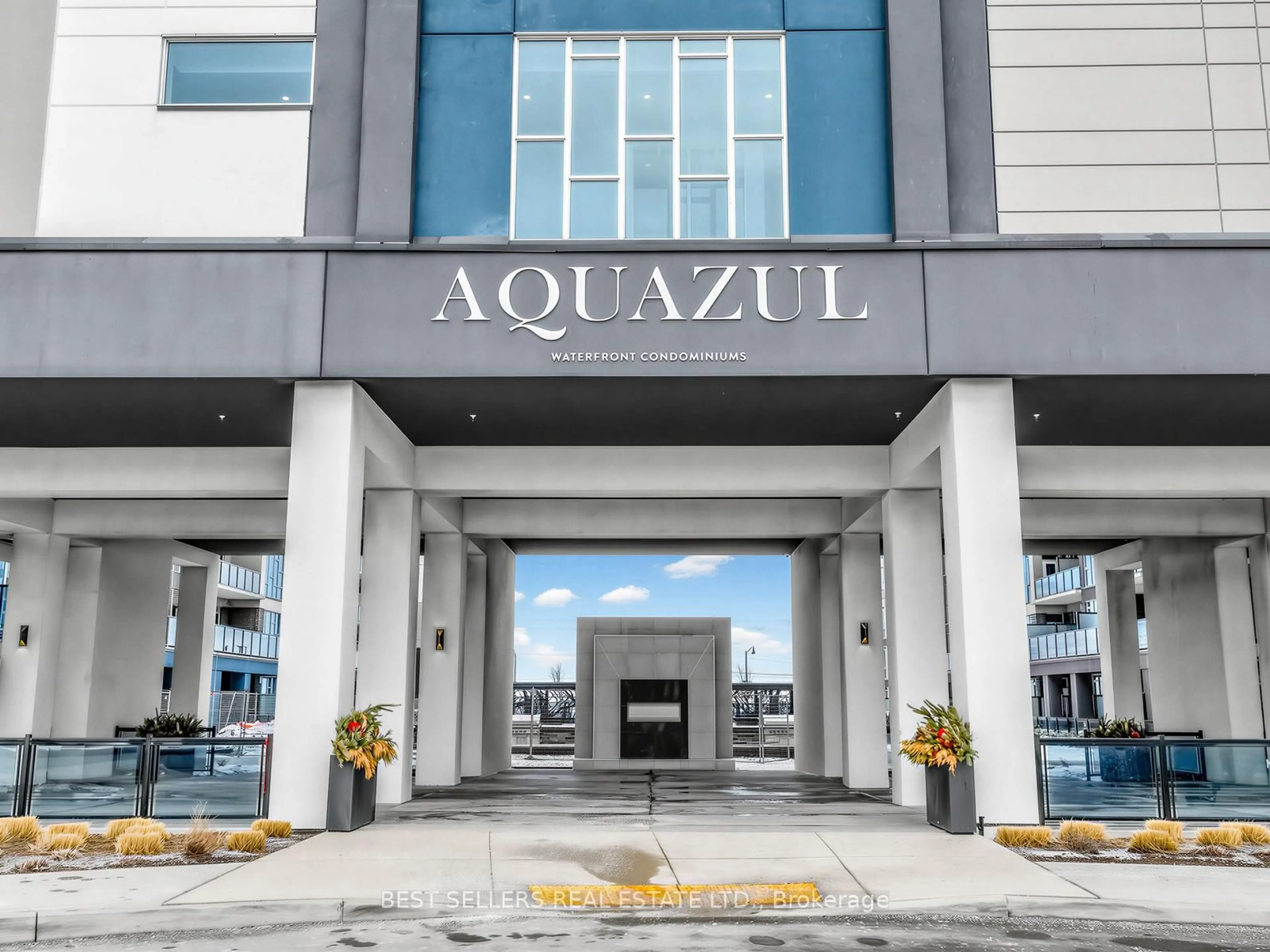 Unknown for 16 Concord Pl #220, Grimsby Ontario L3M 0J1