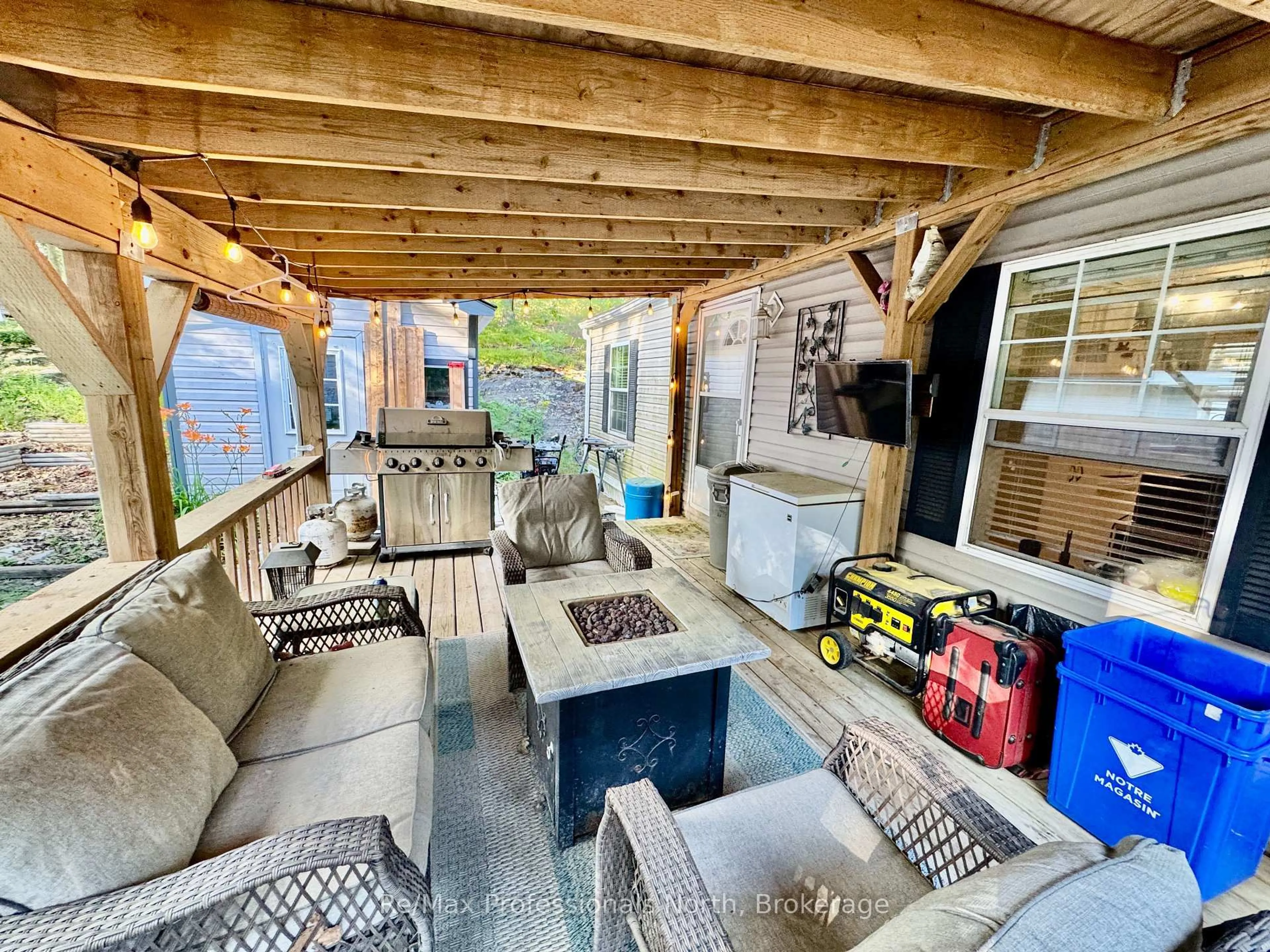 Patio, water/lake/river/ocean view for 1007 RACOON Rd #15, Gravenhurst Ontario P1P 1R1