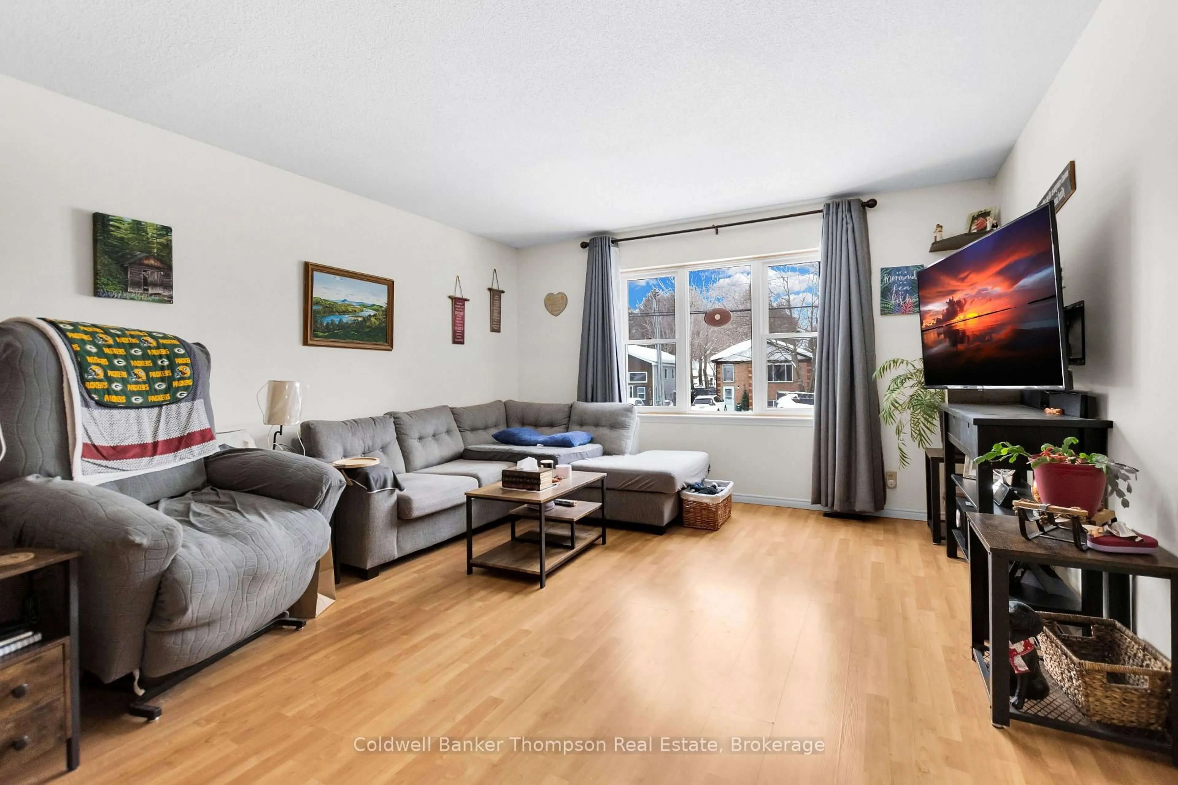 Living room with furniture, unknown for 34 Sabrina Park Dr, Huntsville Ontario P1H 1L8