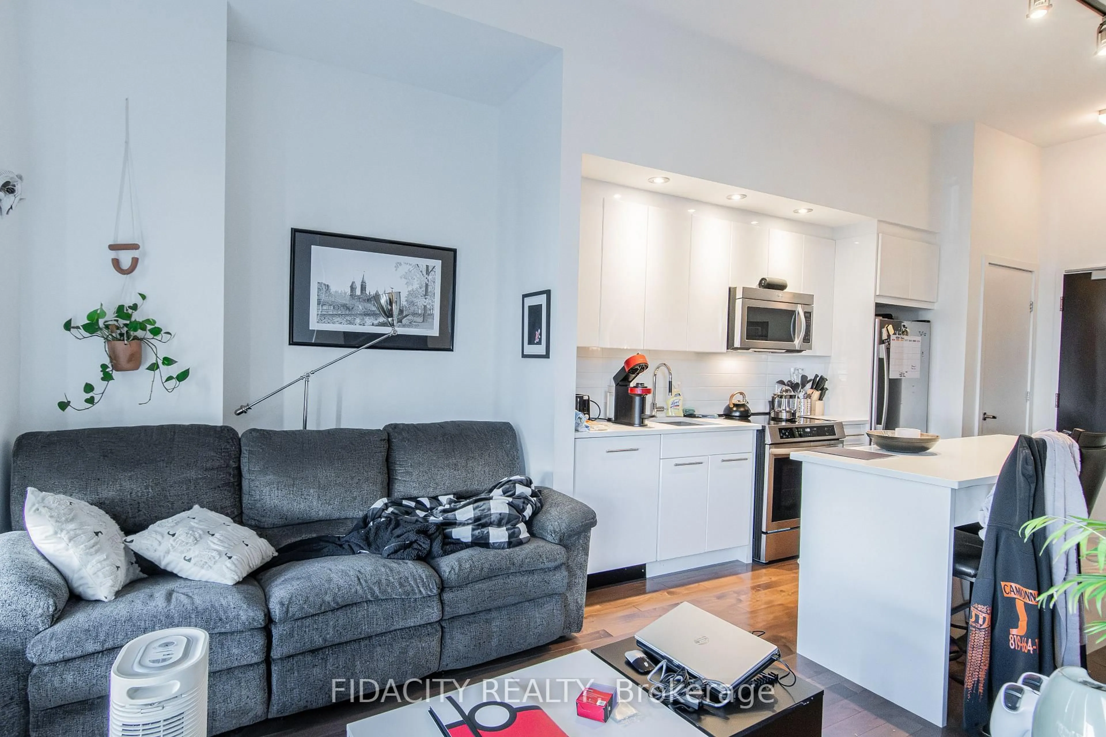 Unknown for 360 PATRICIA St #102, Ottawa Ontario K1Z 0A8