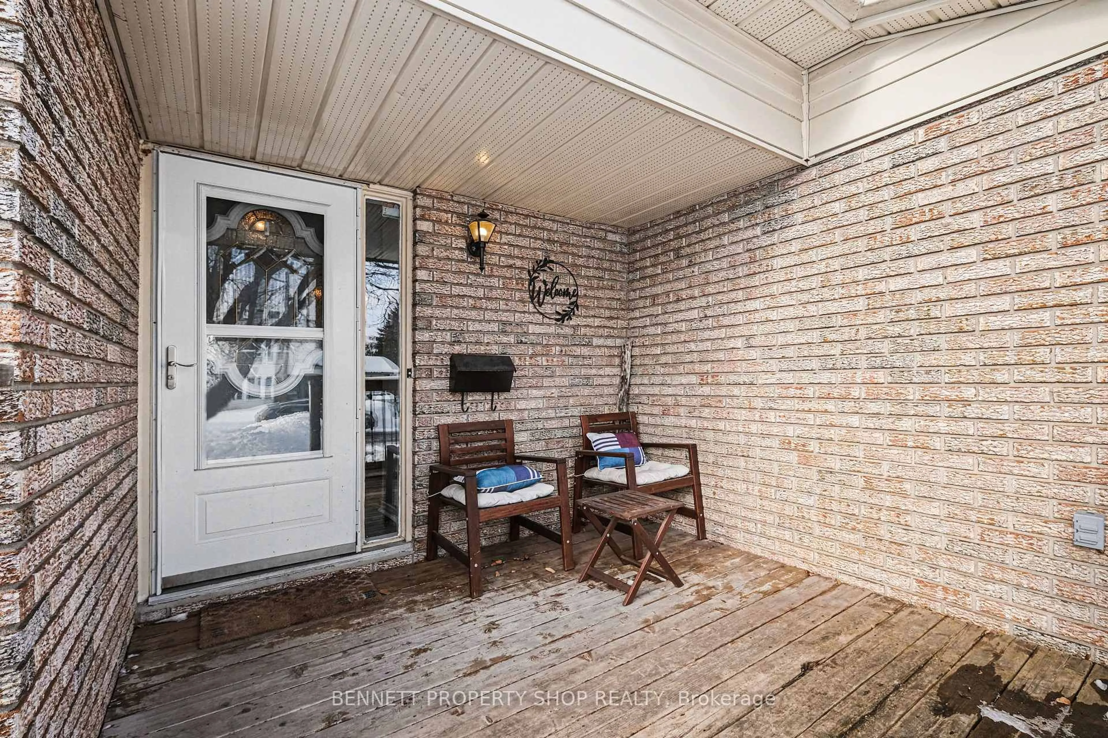 Unknown for 4 Bartley Cres, Ottawa Ontario K2J 2J7