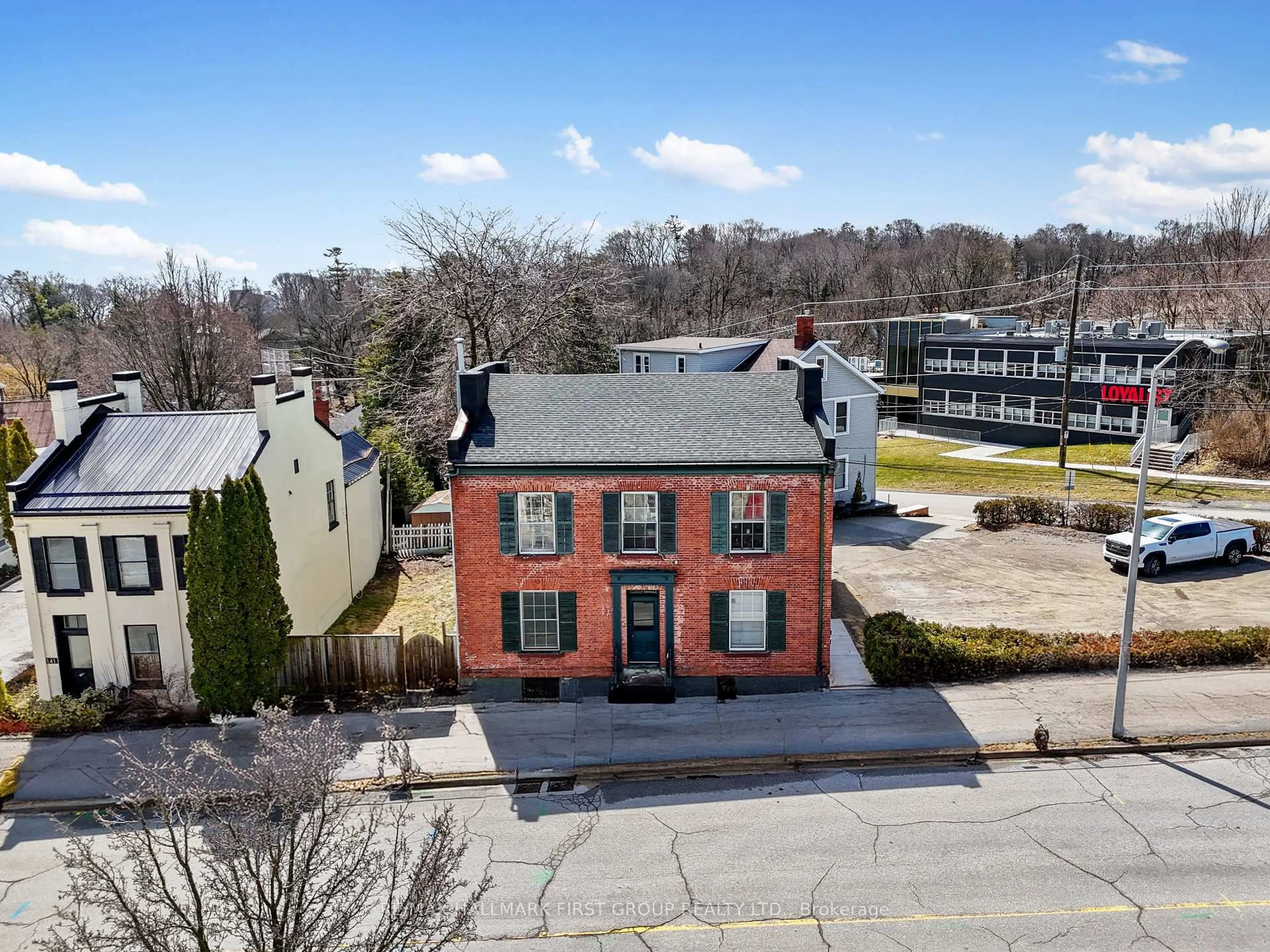 A pic from outside/outdoor area/front of a property/back of a property/a pic from drone, street for 143 Walton St, Port Hope Ontario L1A 1N4