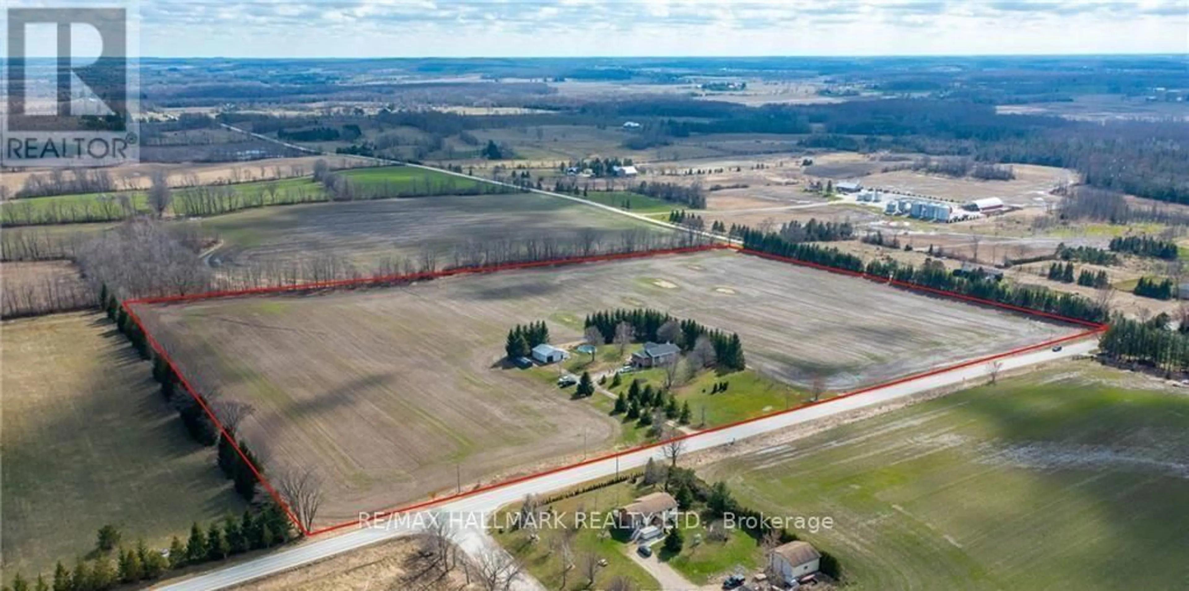 A pic from outside/outdoor area/front of a property/back of a property/a pic from drone, unknown for 22648 Grey Rd 16, Chatsworth Ontario N0H 1G0