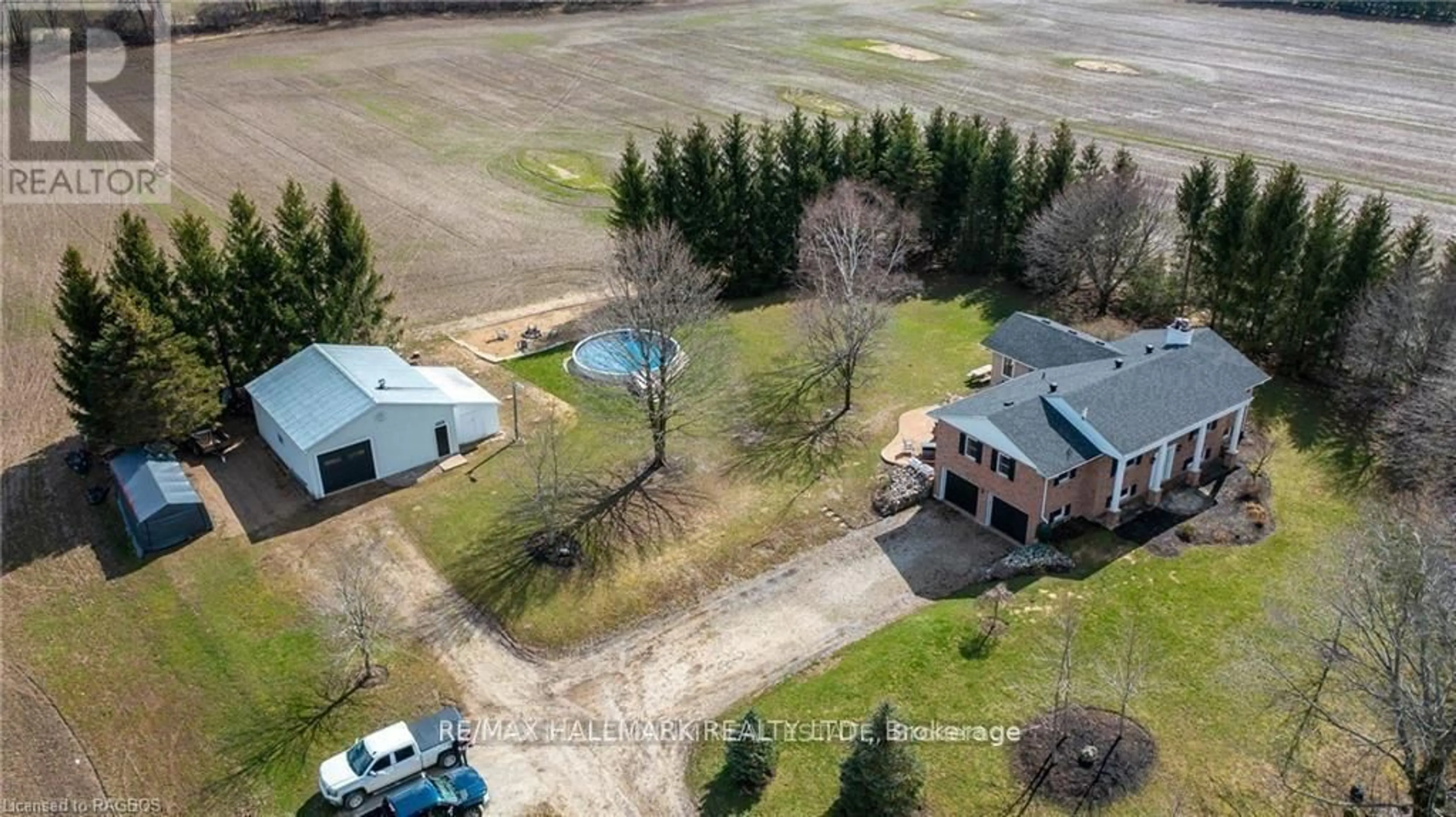 A pic from outside/outdoor area/front of a property/back of a property/a pic from drone, building for 22648 Grey Rd 16, Chatsworth Ontario N0H 1G0